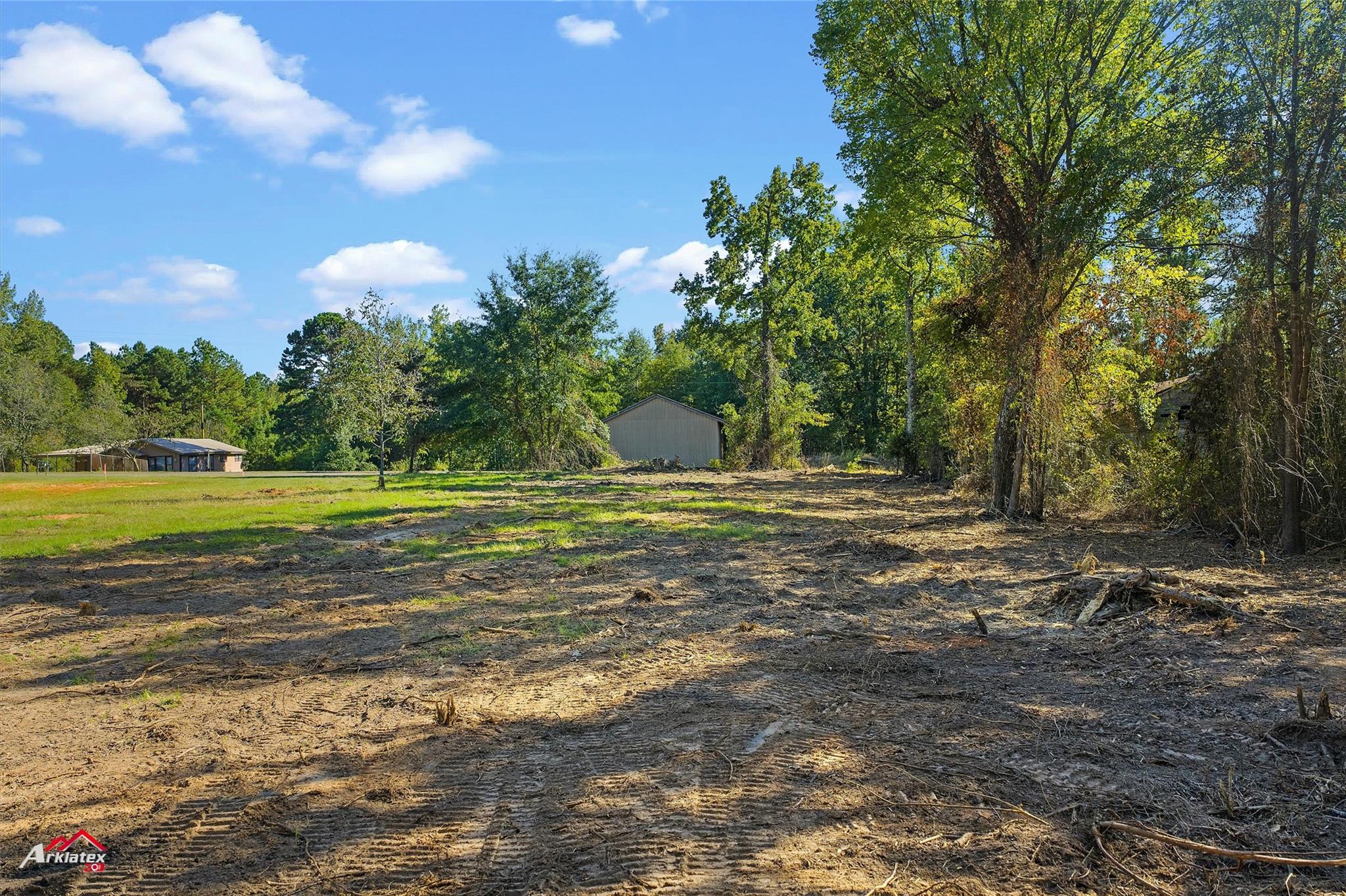 main property photo 11