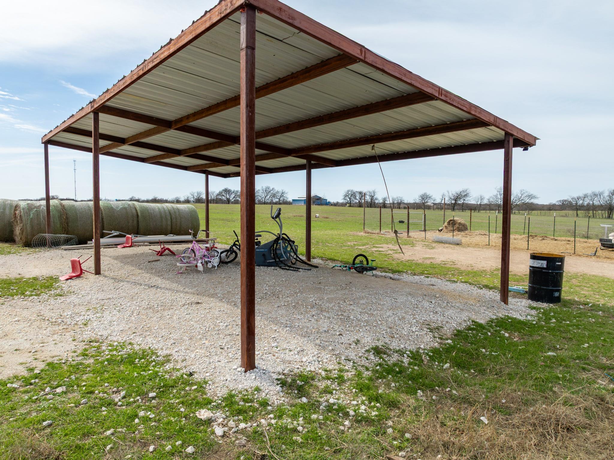 main property photo 8