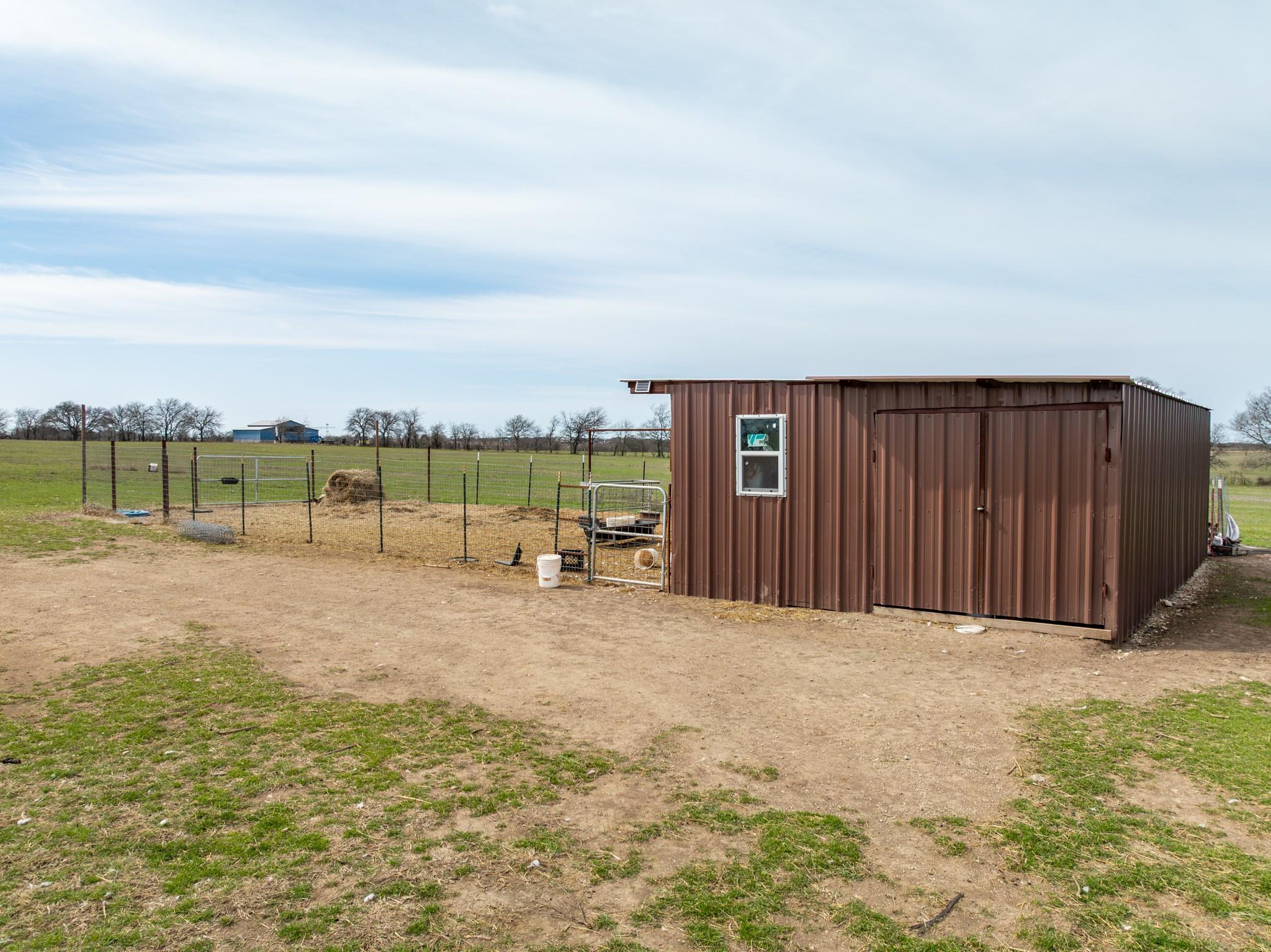 main property photo 9