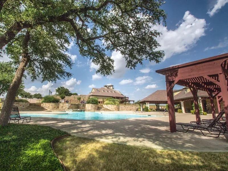 main property photo 25