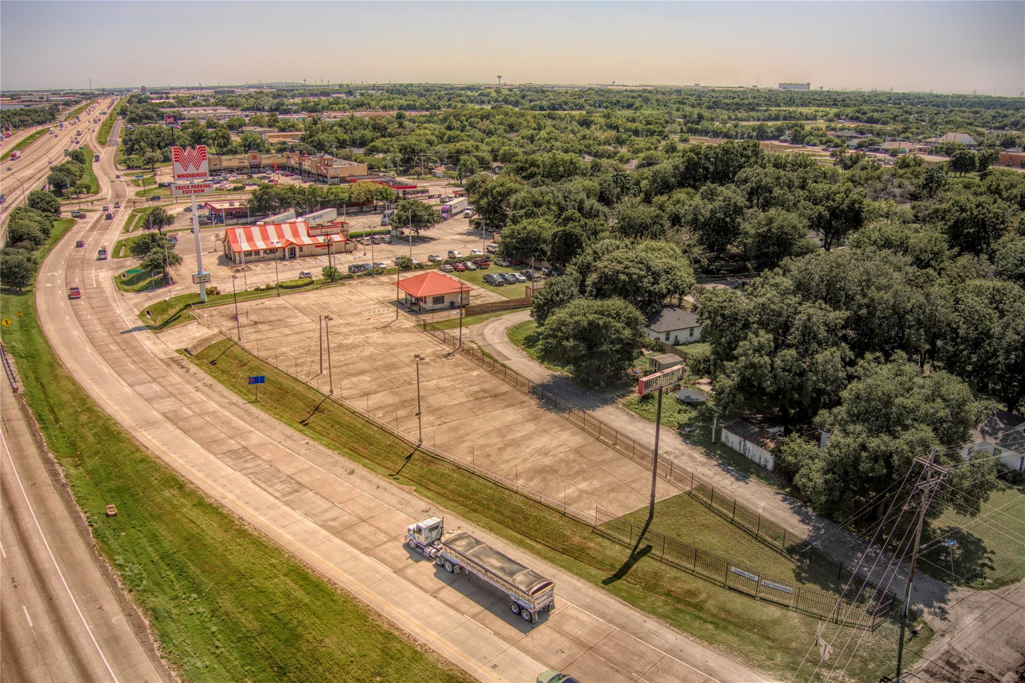 main property photo 19