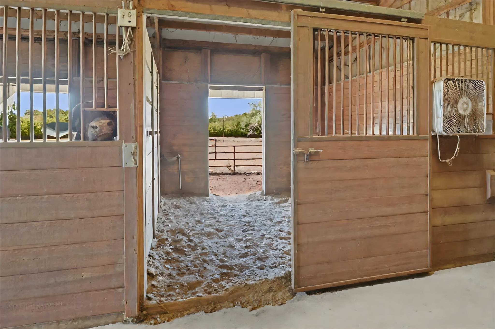 main property photo 23