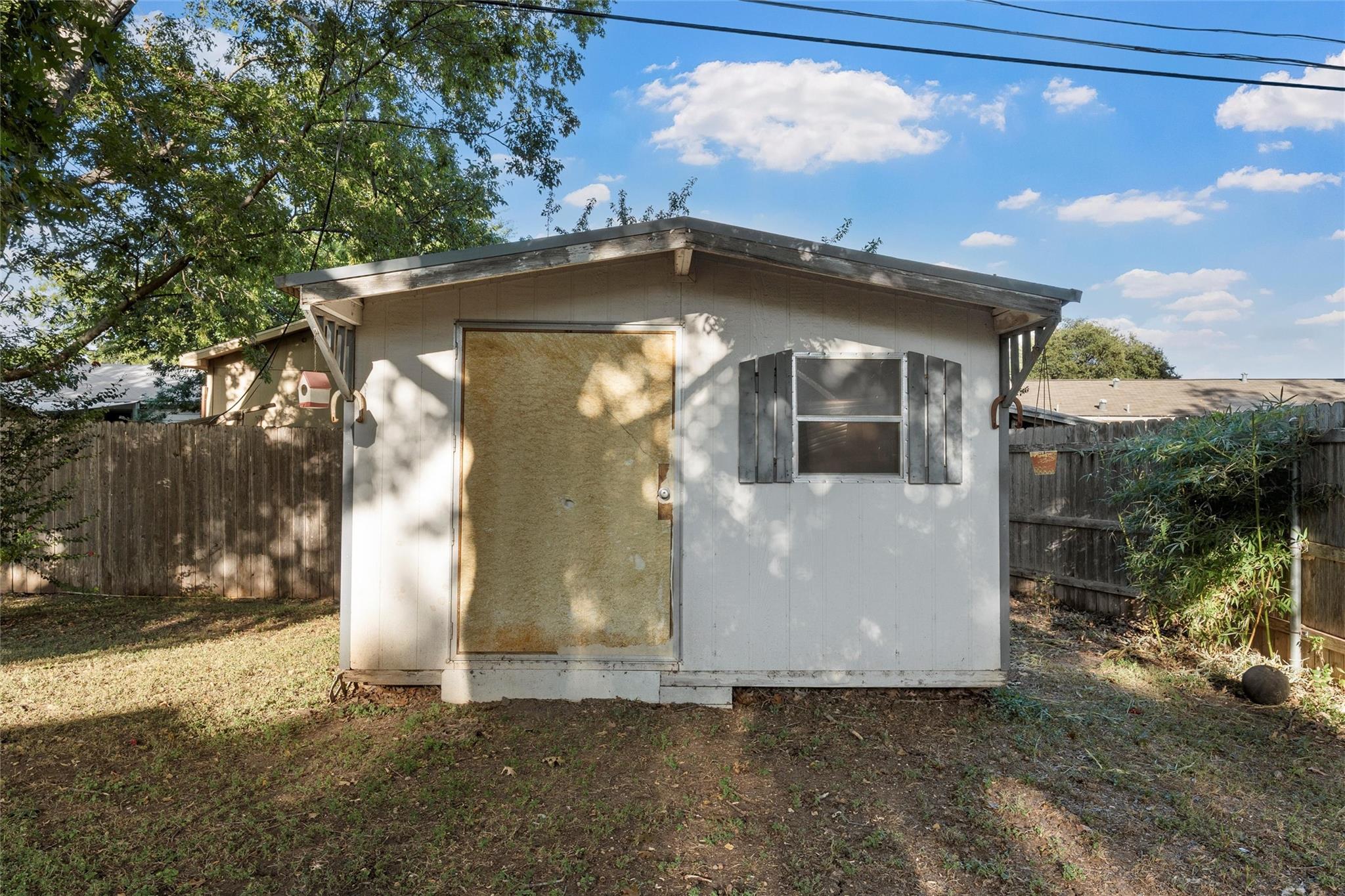 main property photo 29