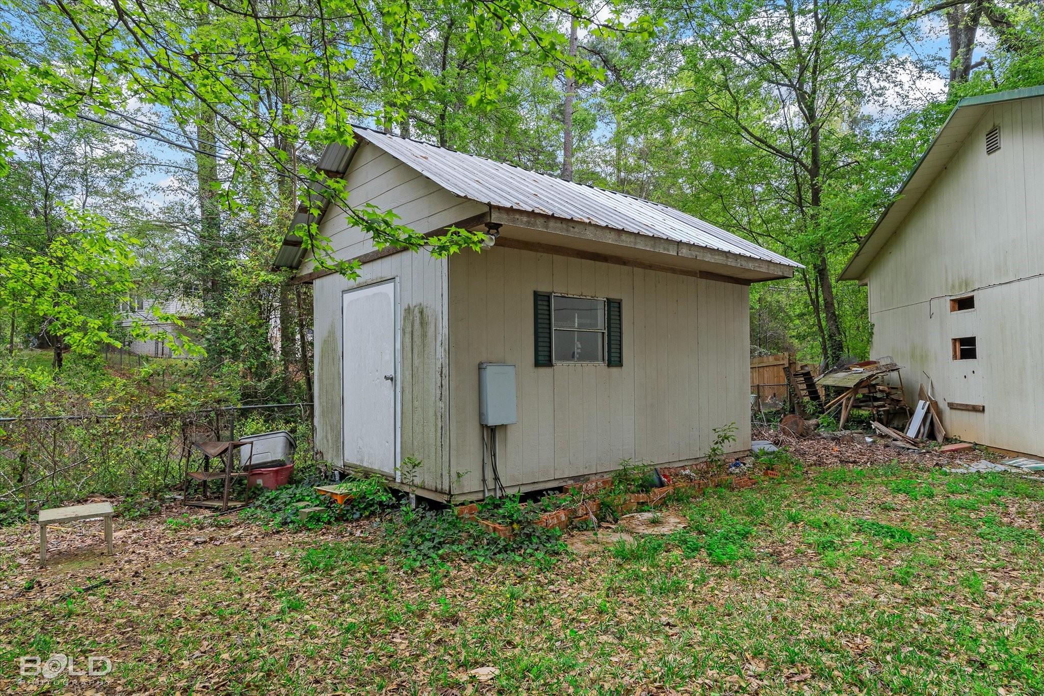 main property photo 32