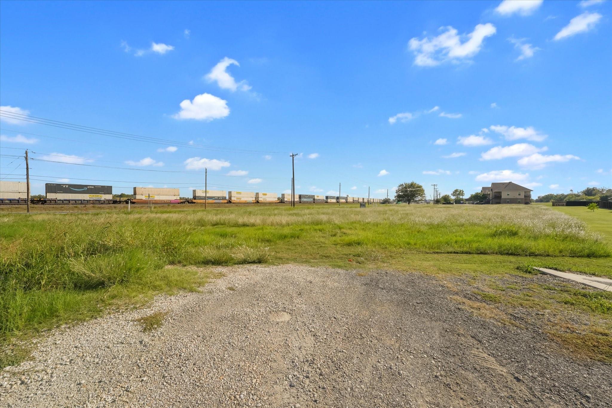 main property photo 11