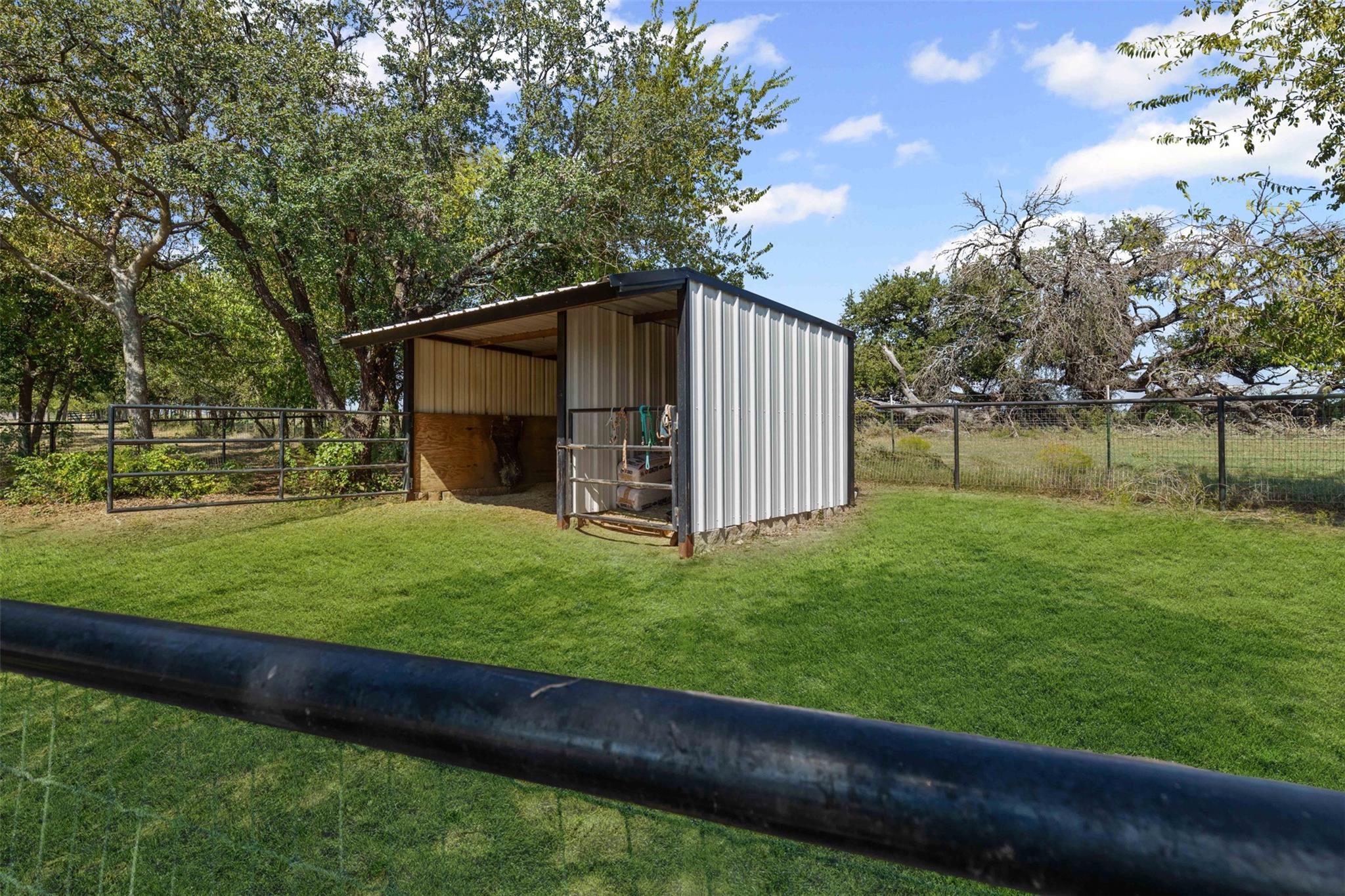 main property photo 35