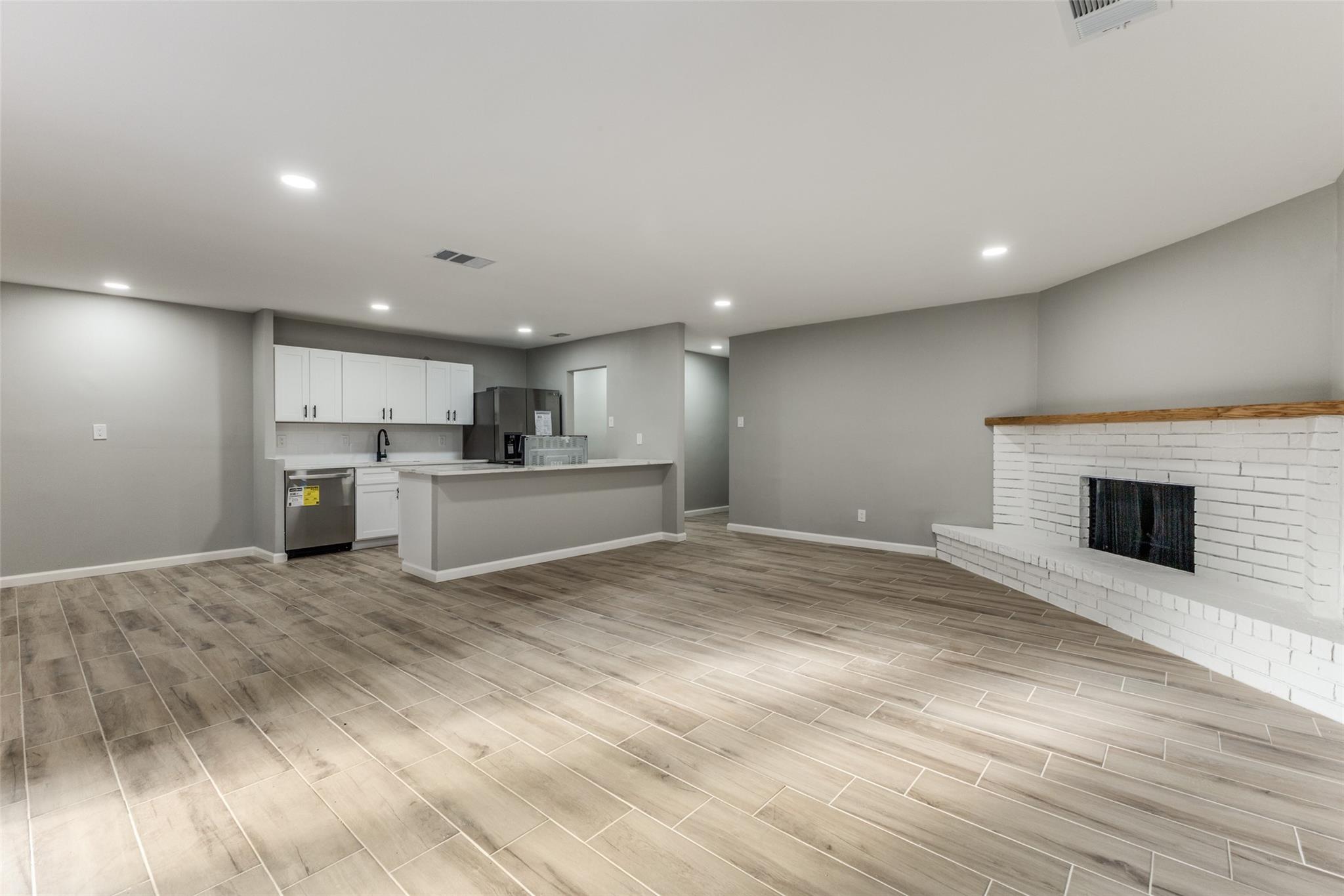 property viewer photo 2