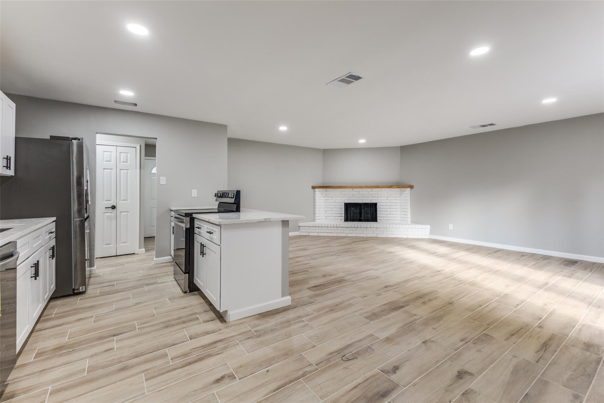 property viewer photo 3