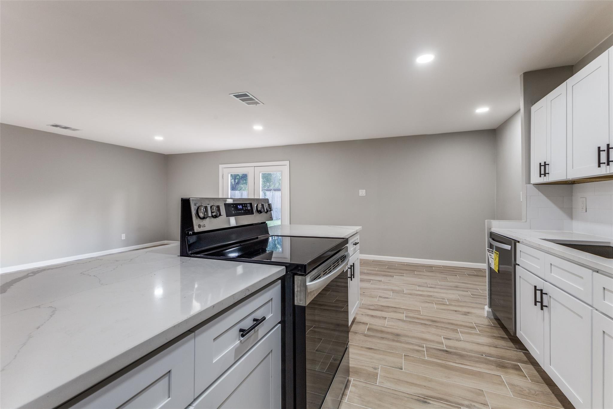 property viewer photo 4