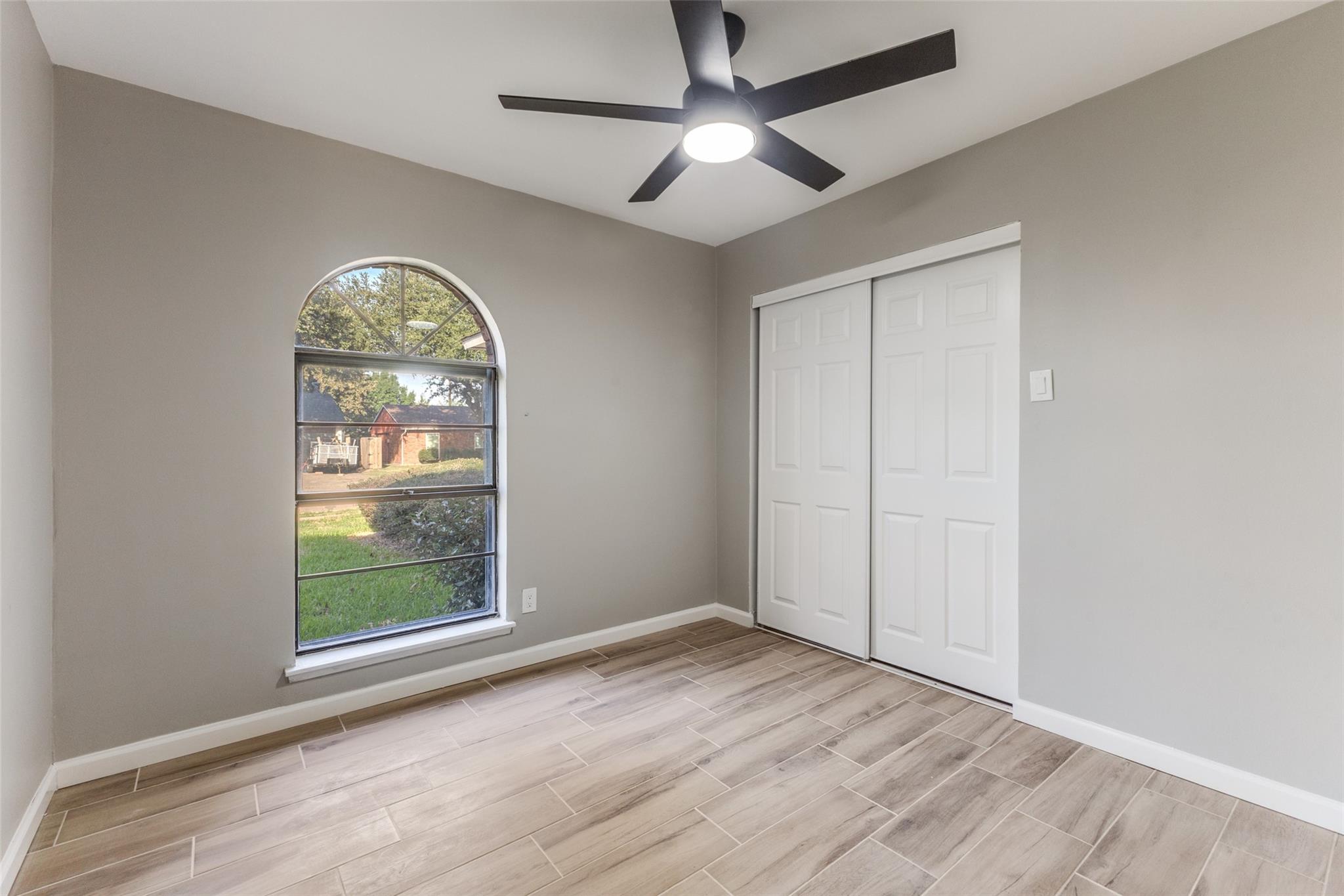 property viewer photo 7