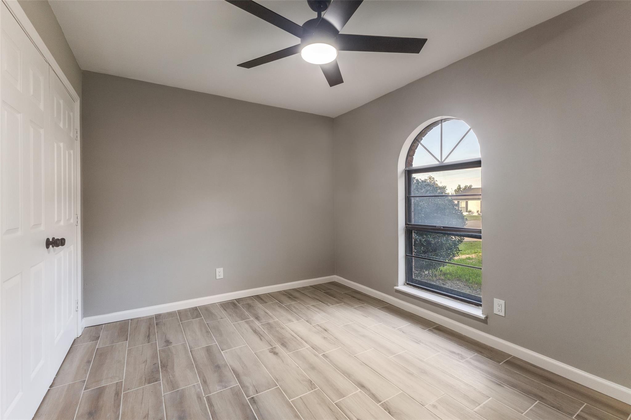 property viewer photo 8