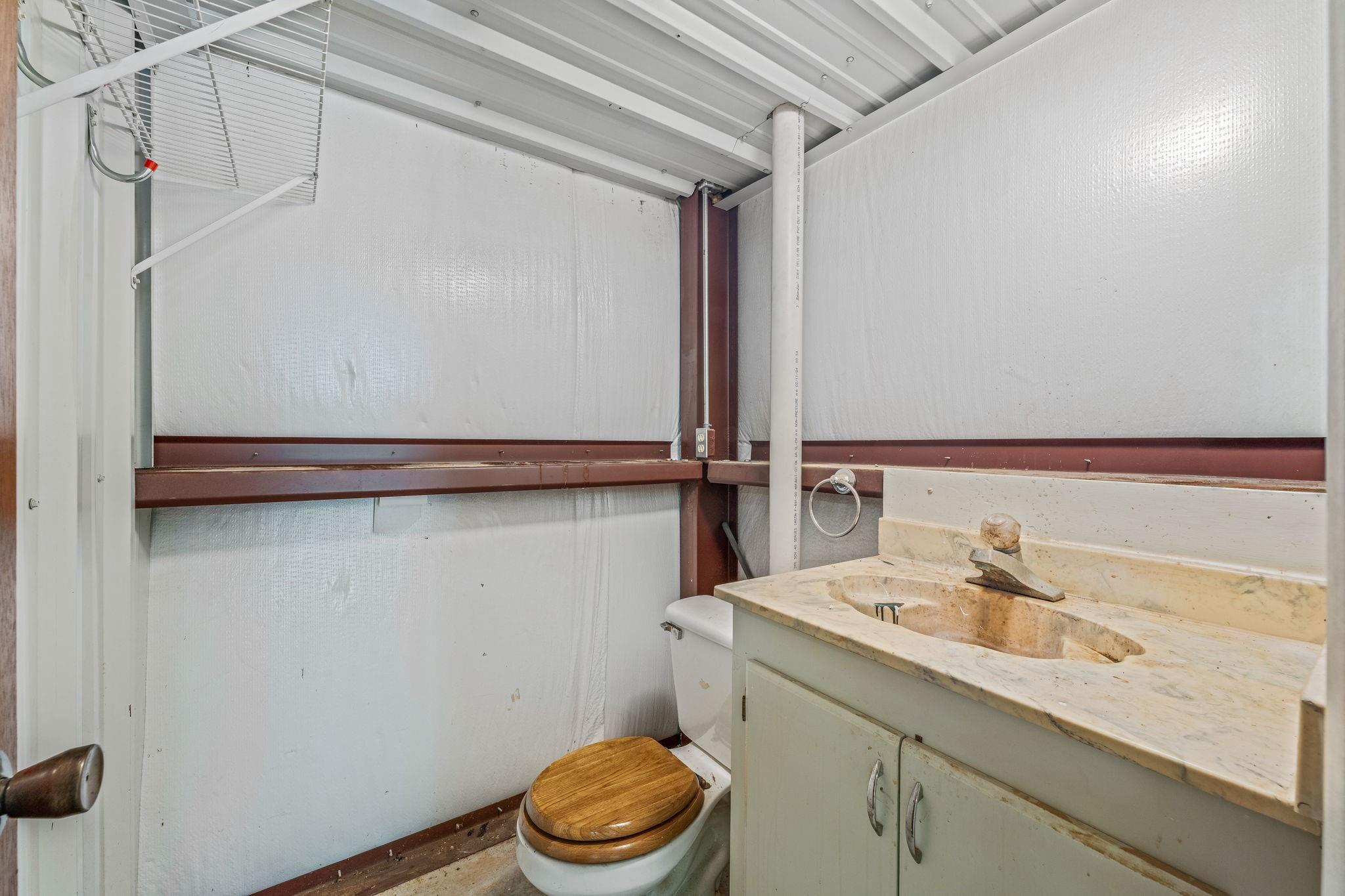 main property photo 33