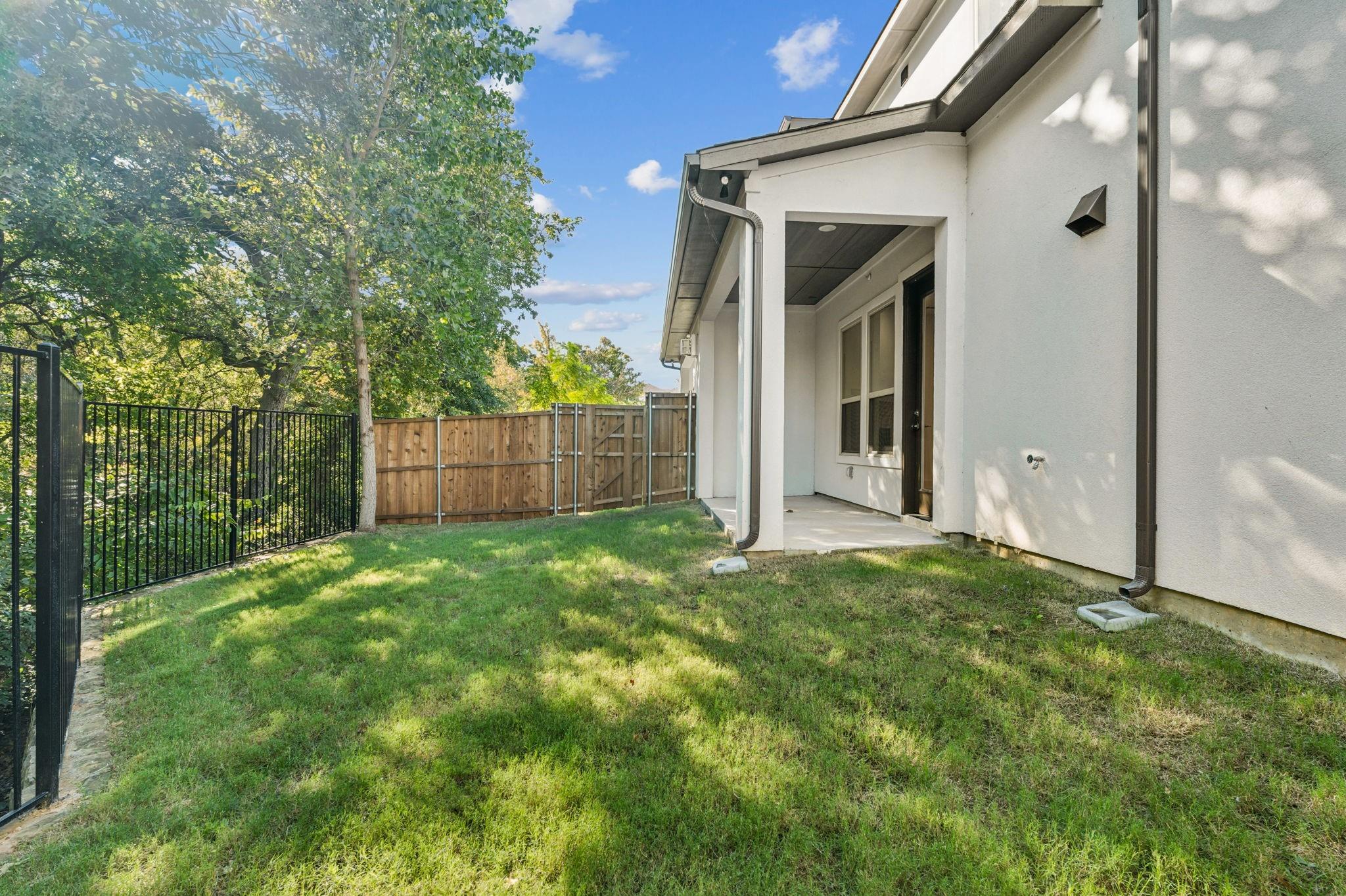 main property photo 6