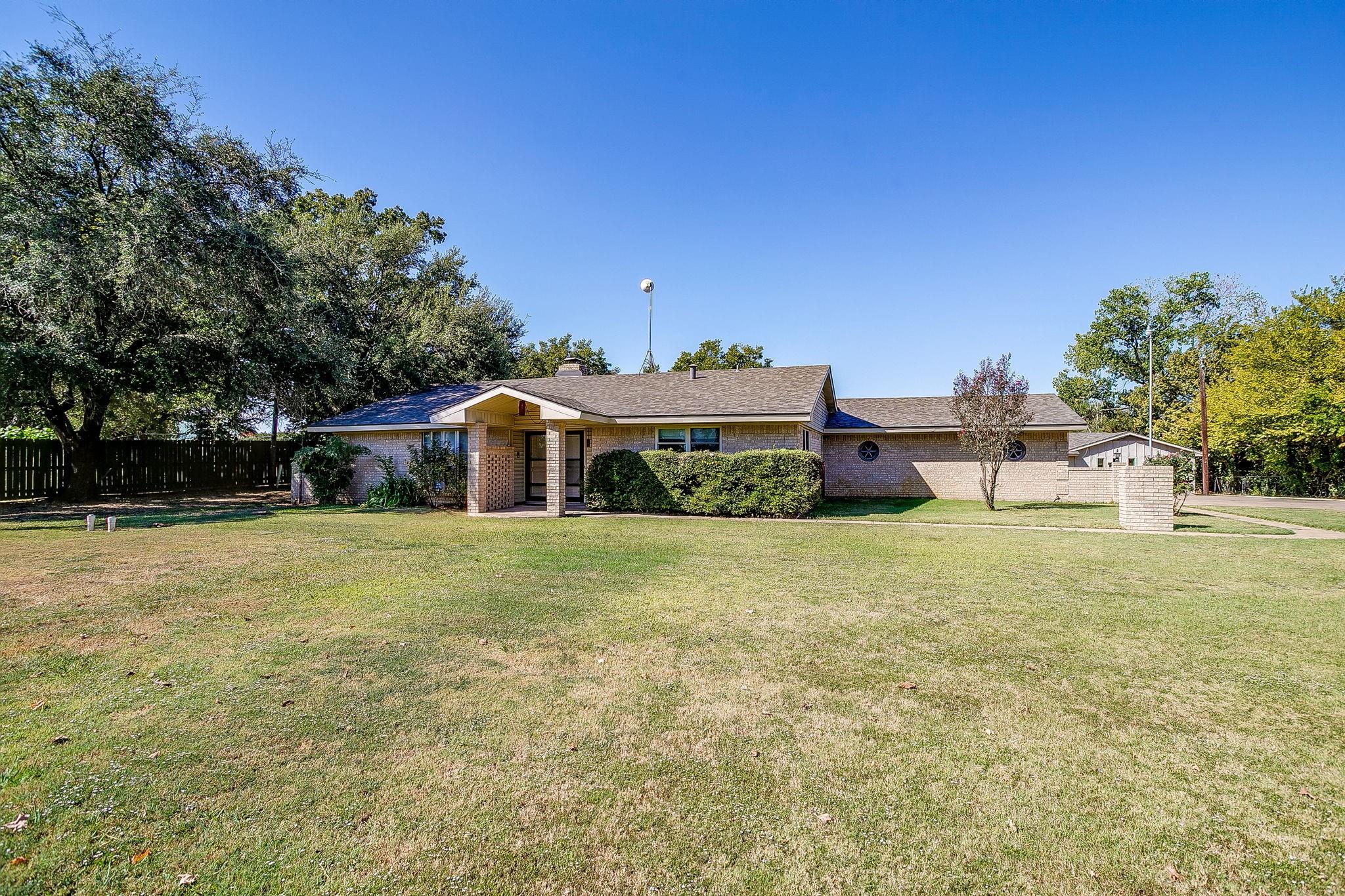 main property photo 14