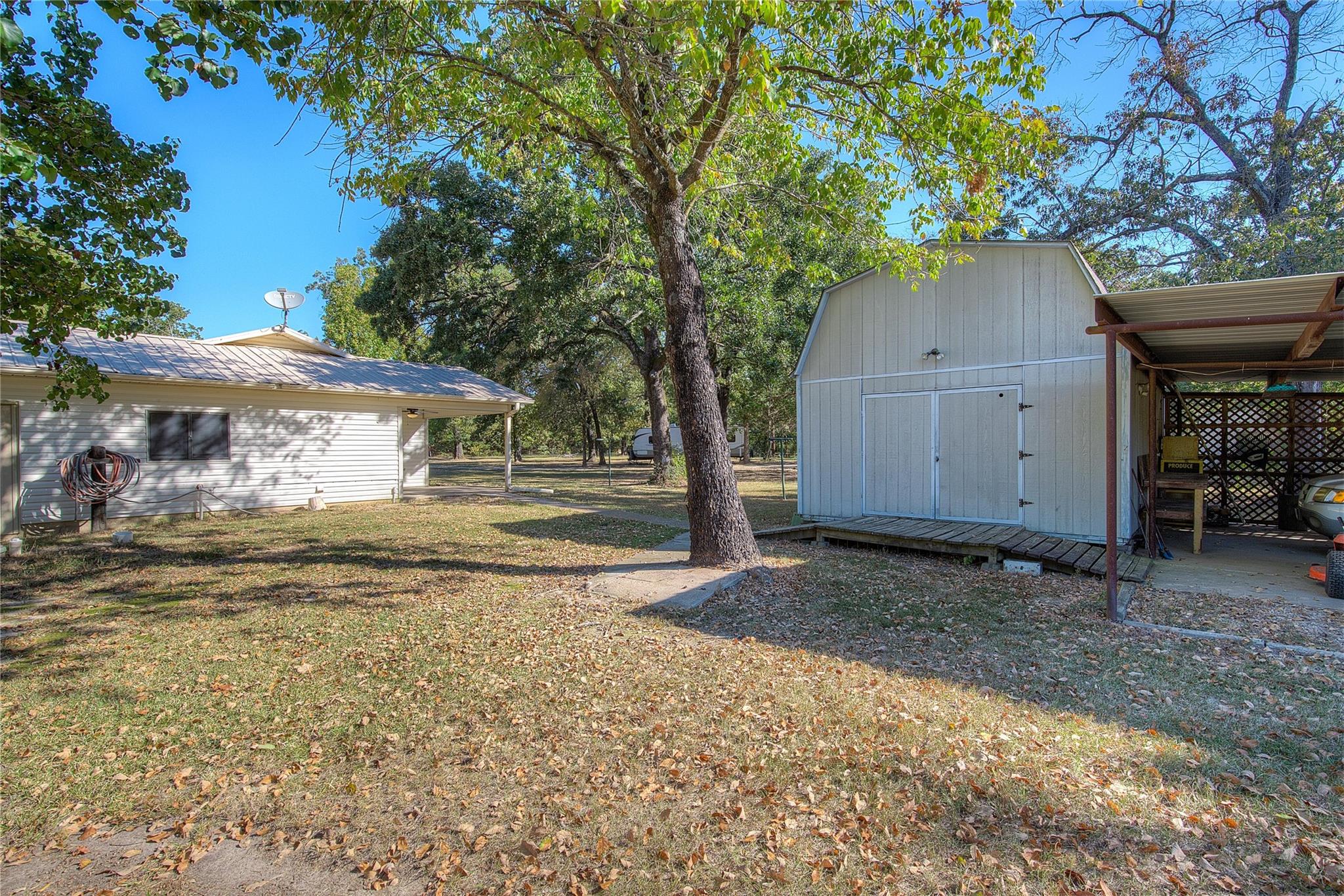 main property photo 32