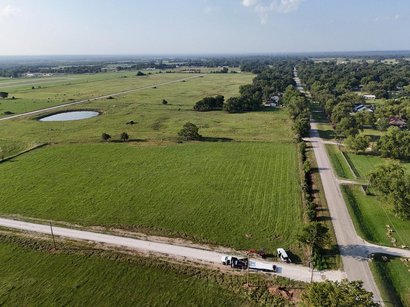 main property photo 9