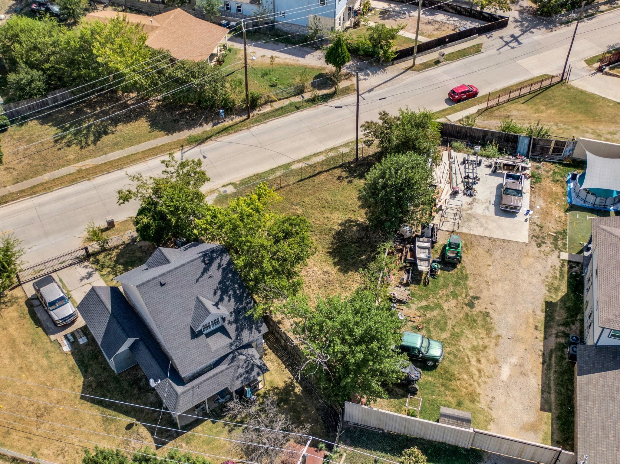 main property photo 13