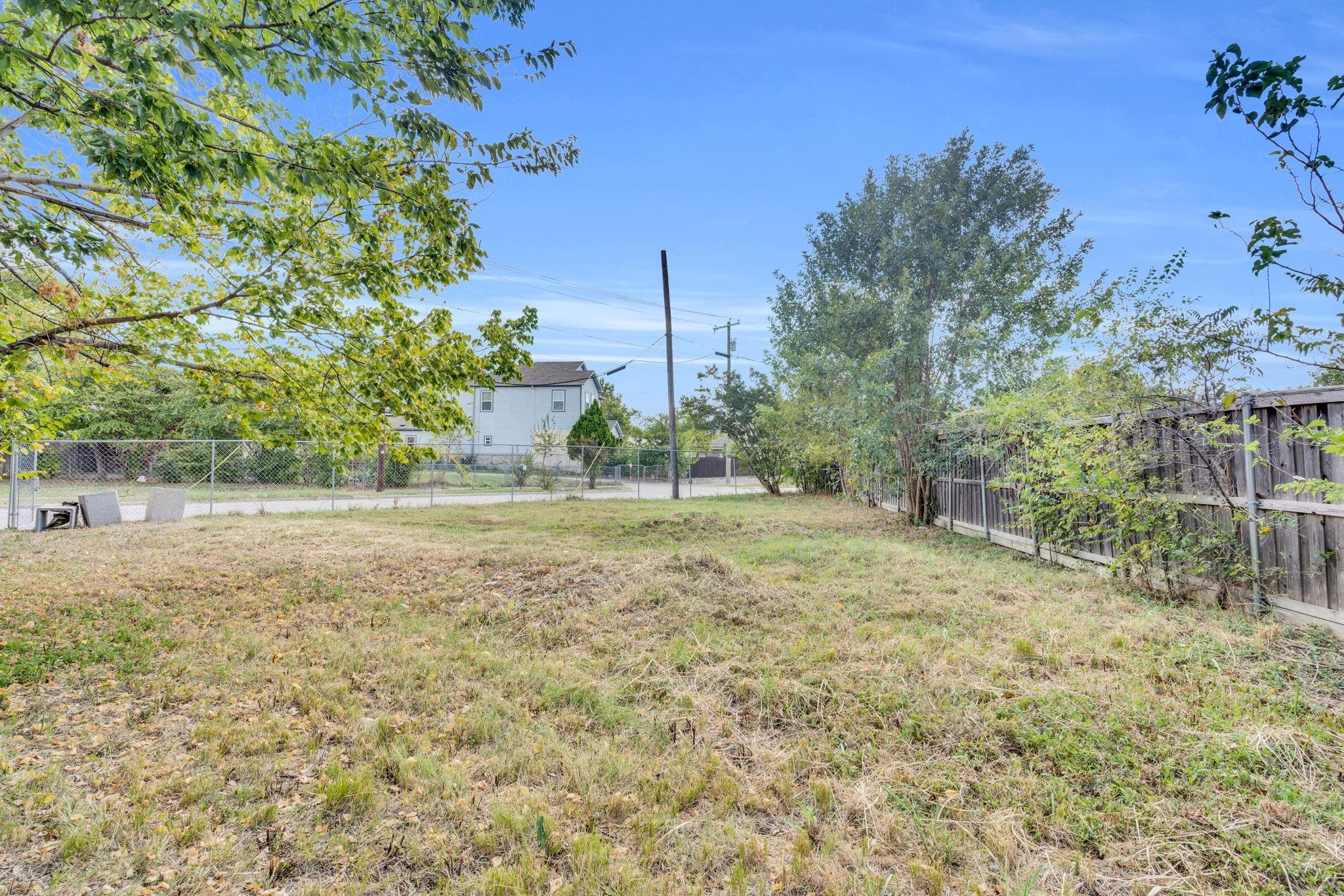 main property photo 14