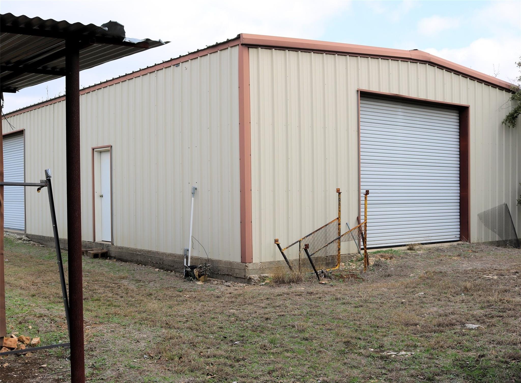 main property photo 28