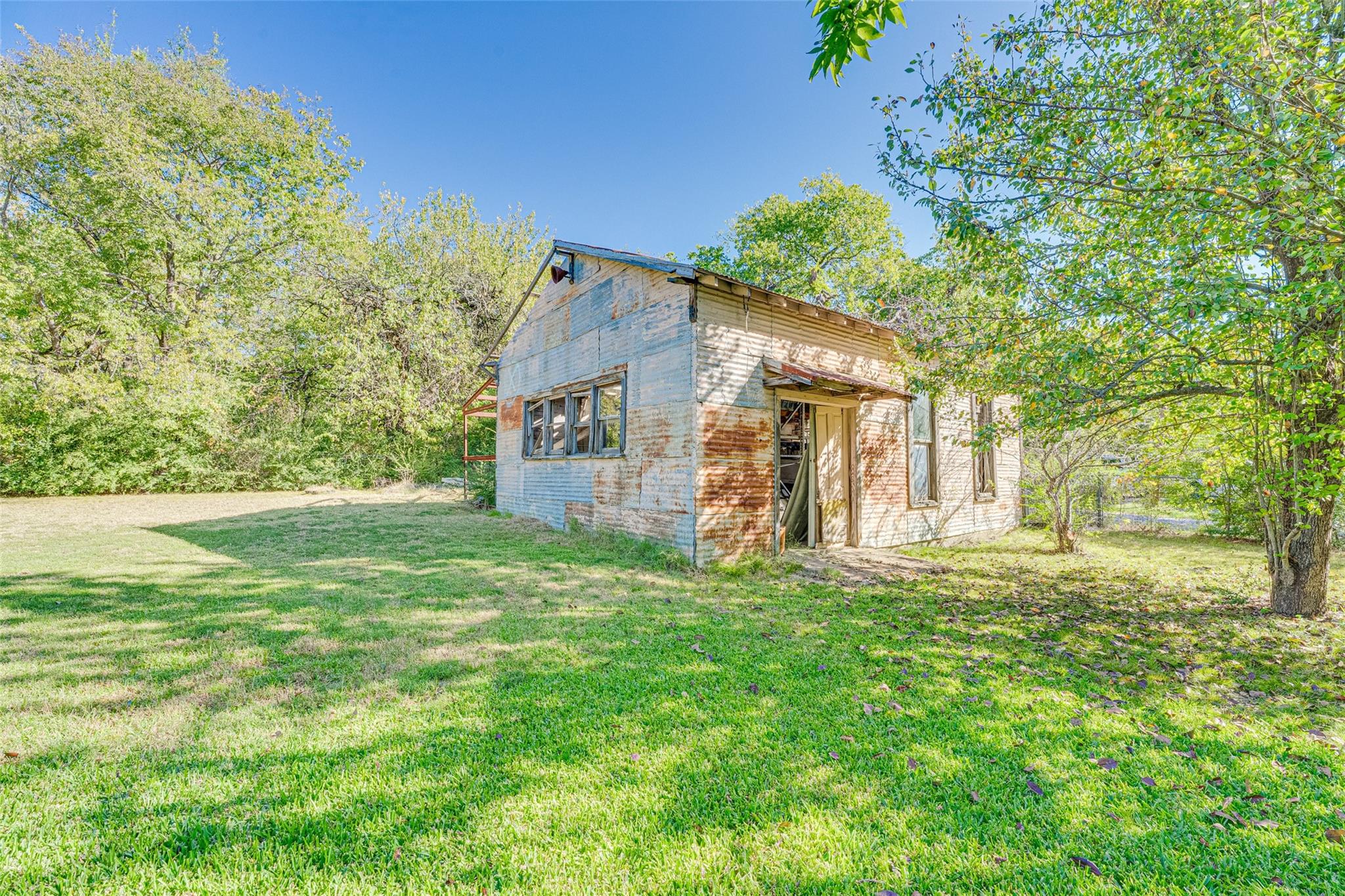 main property photo 33