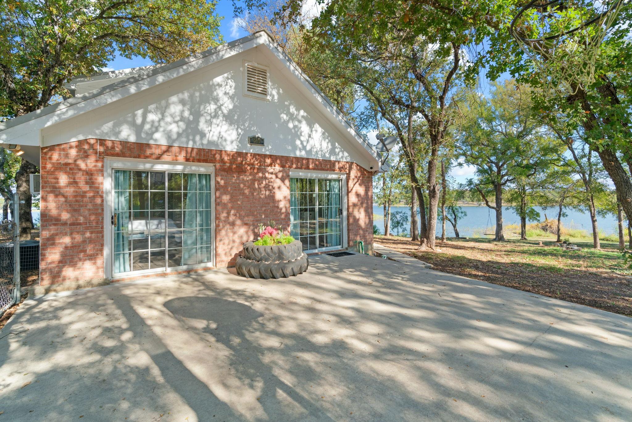main property photo 24