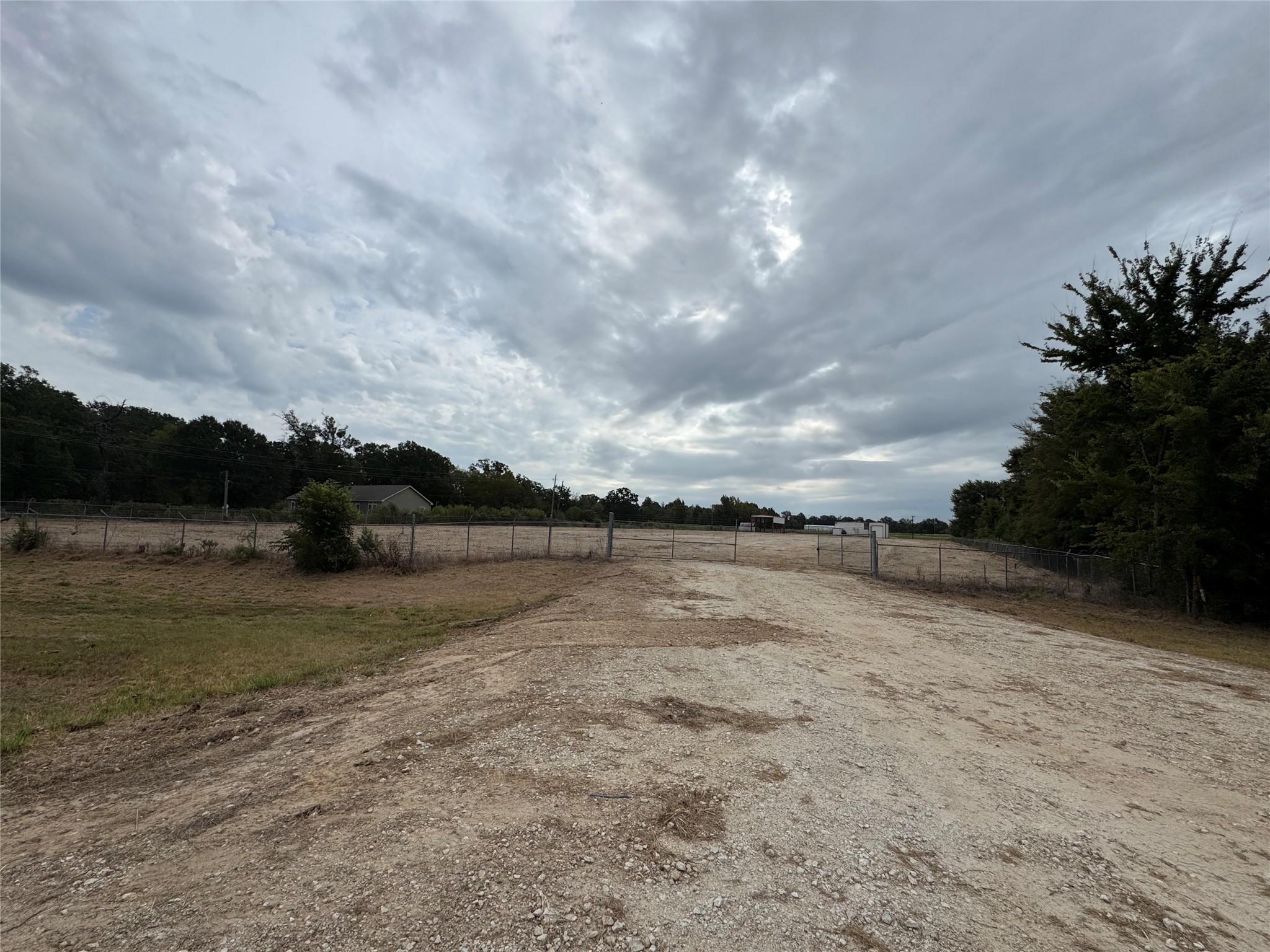 main property photo 14