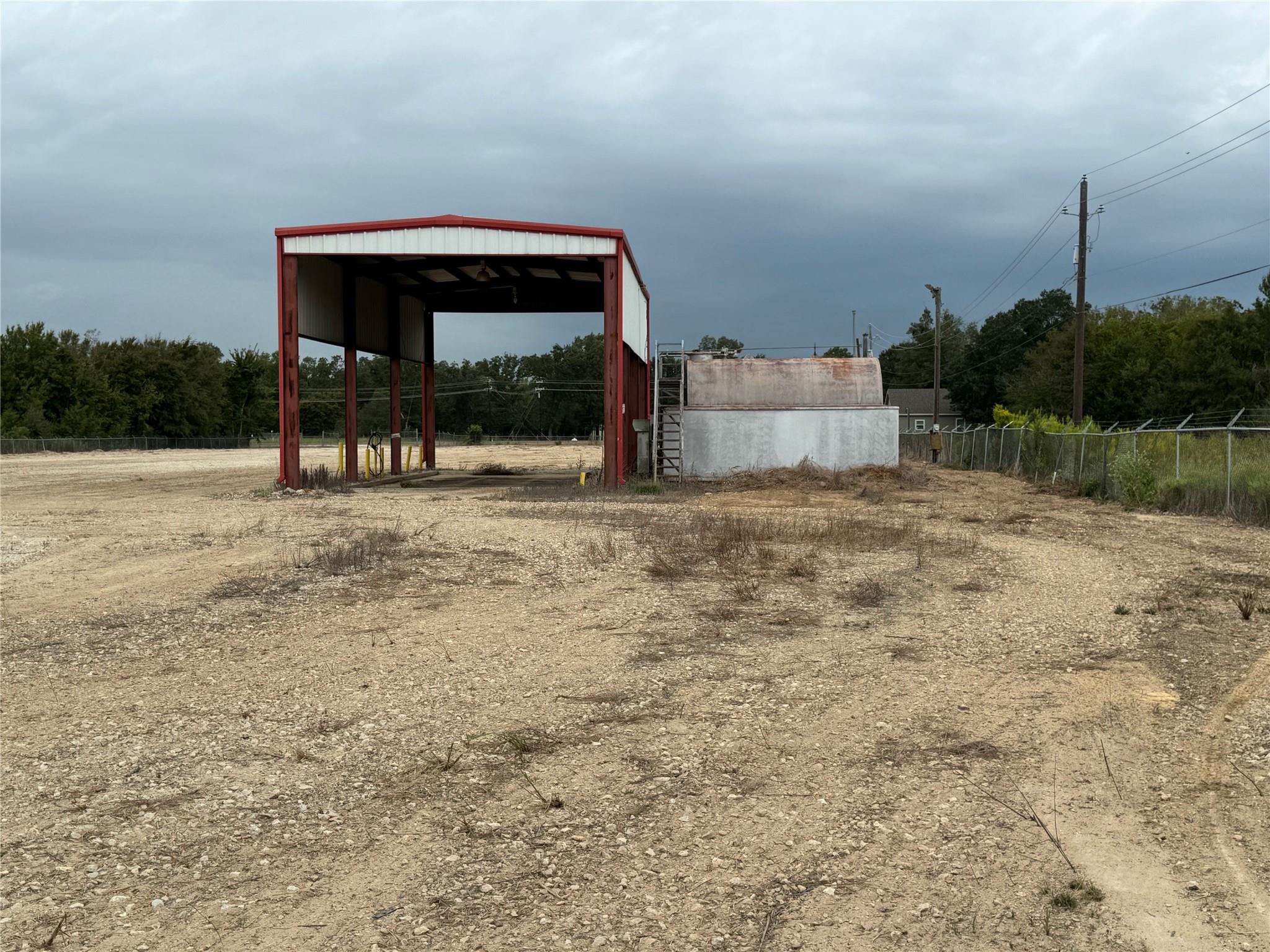 main property photo 4