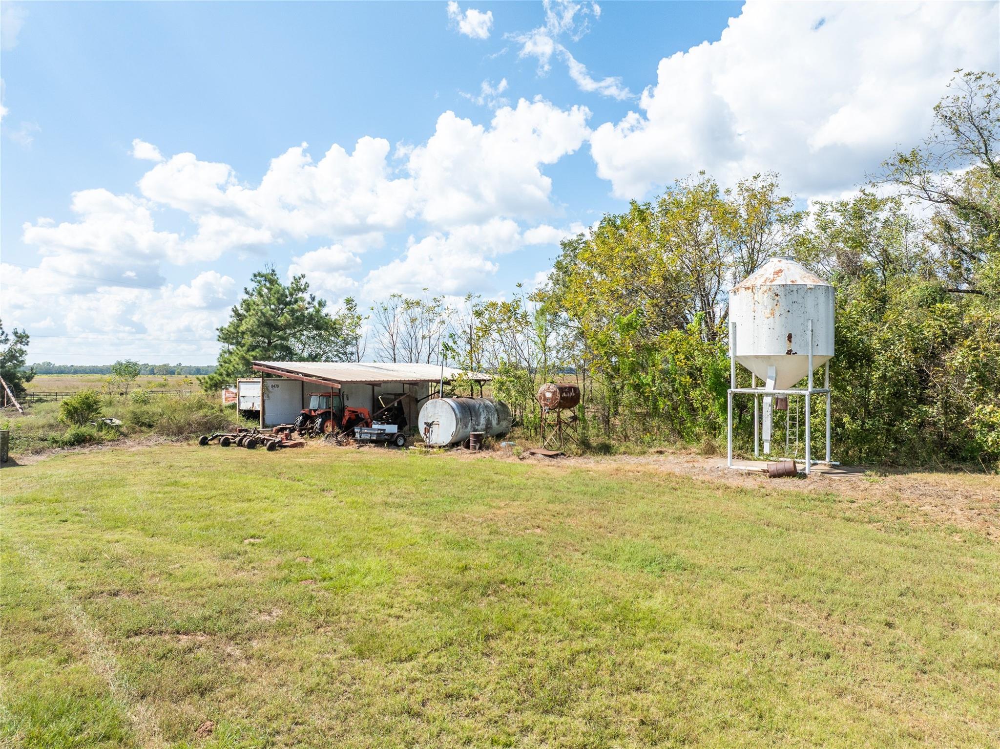 main property photo 6