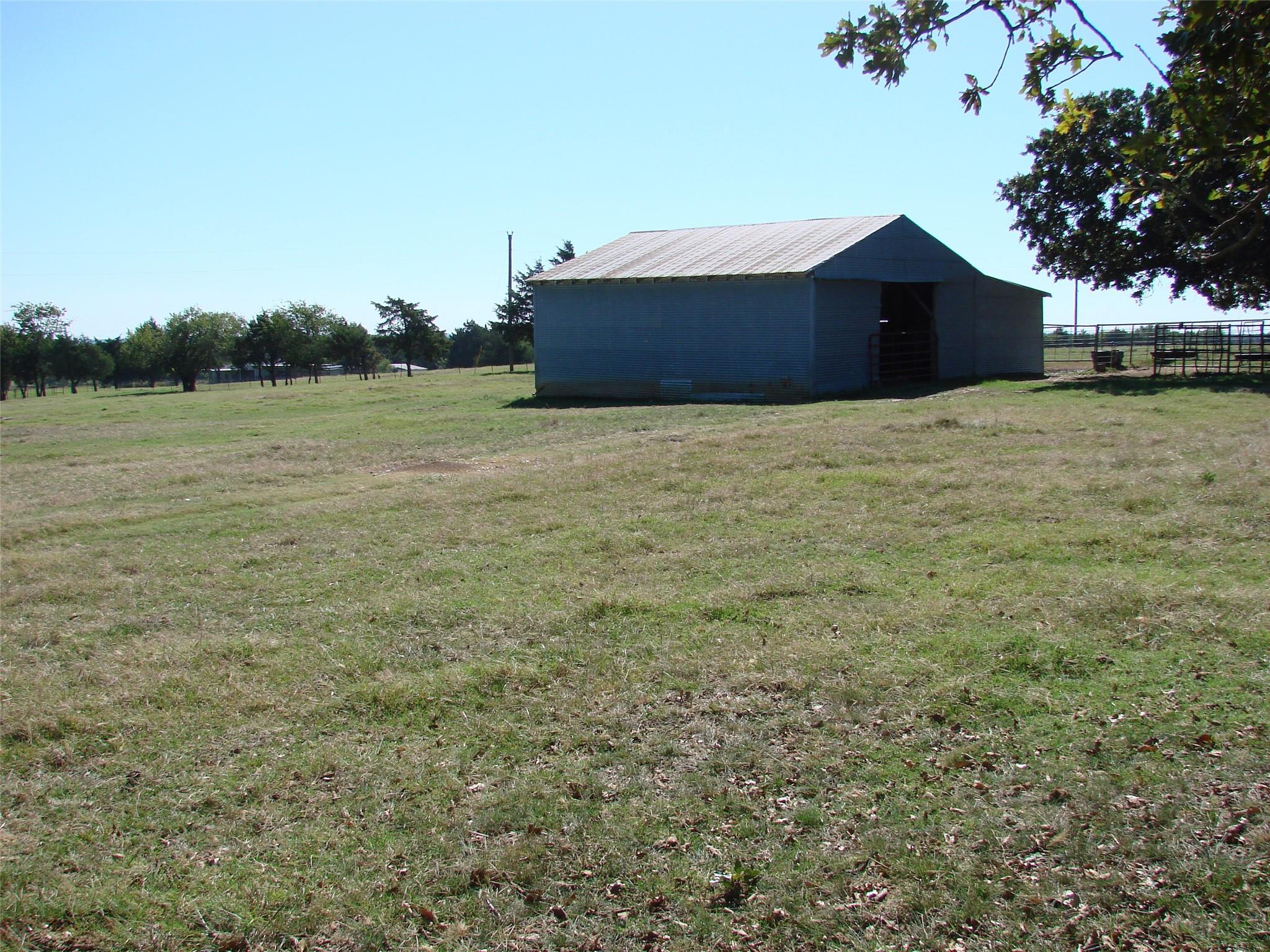 main property photo 14