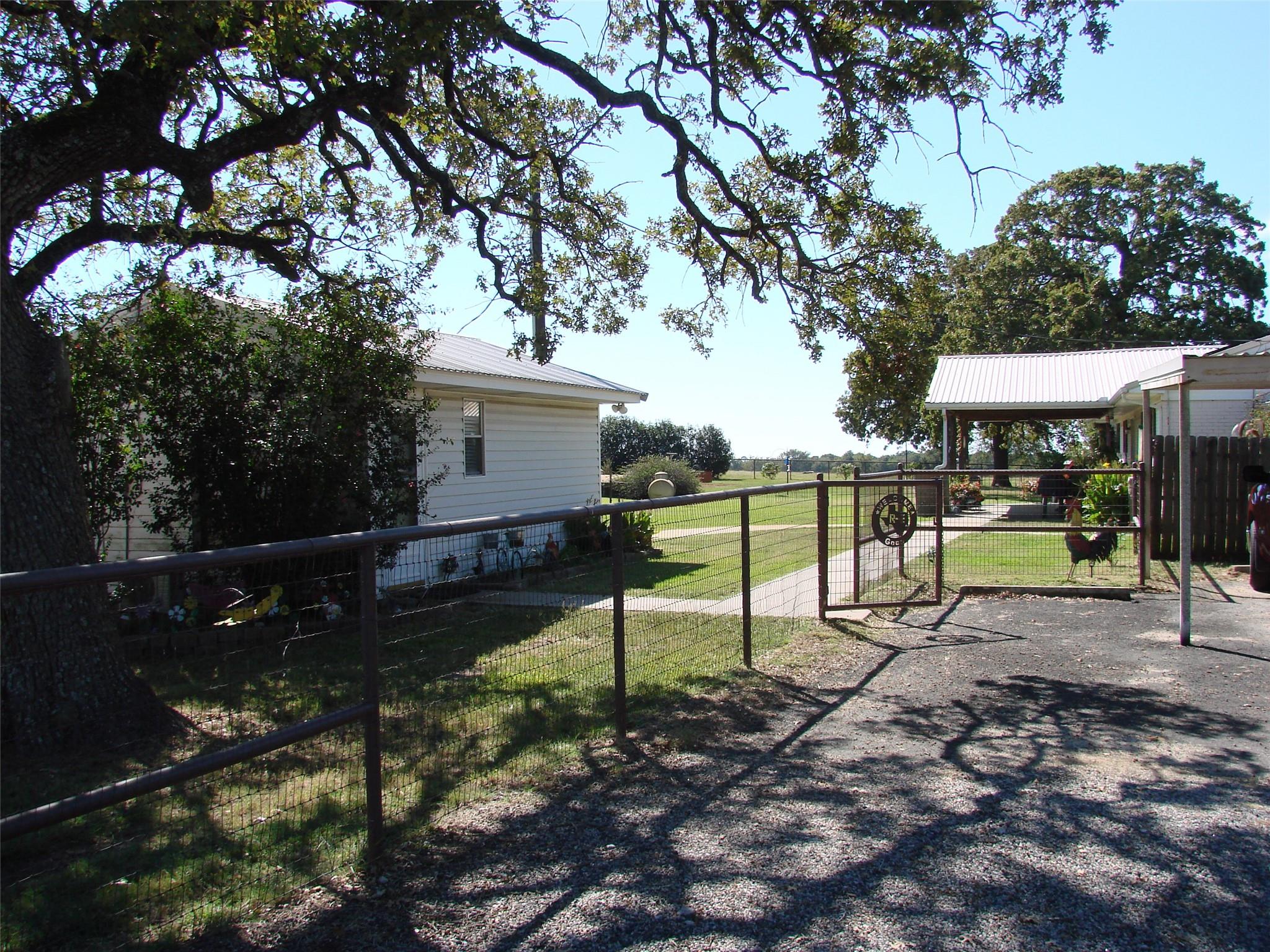 main property photo 8