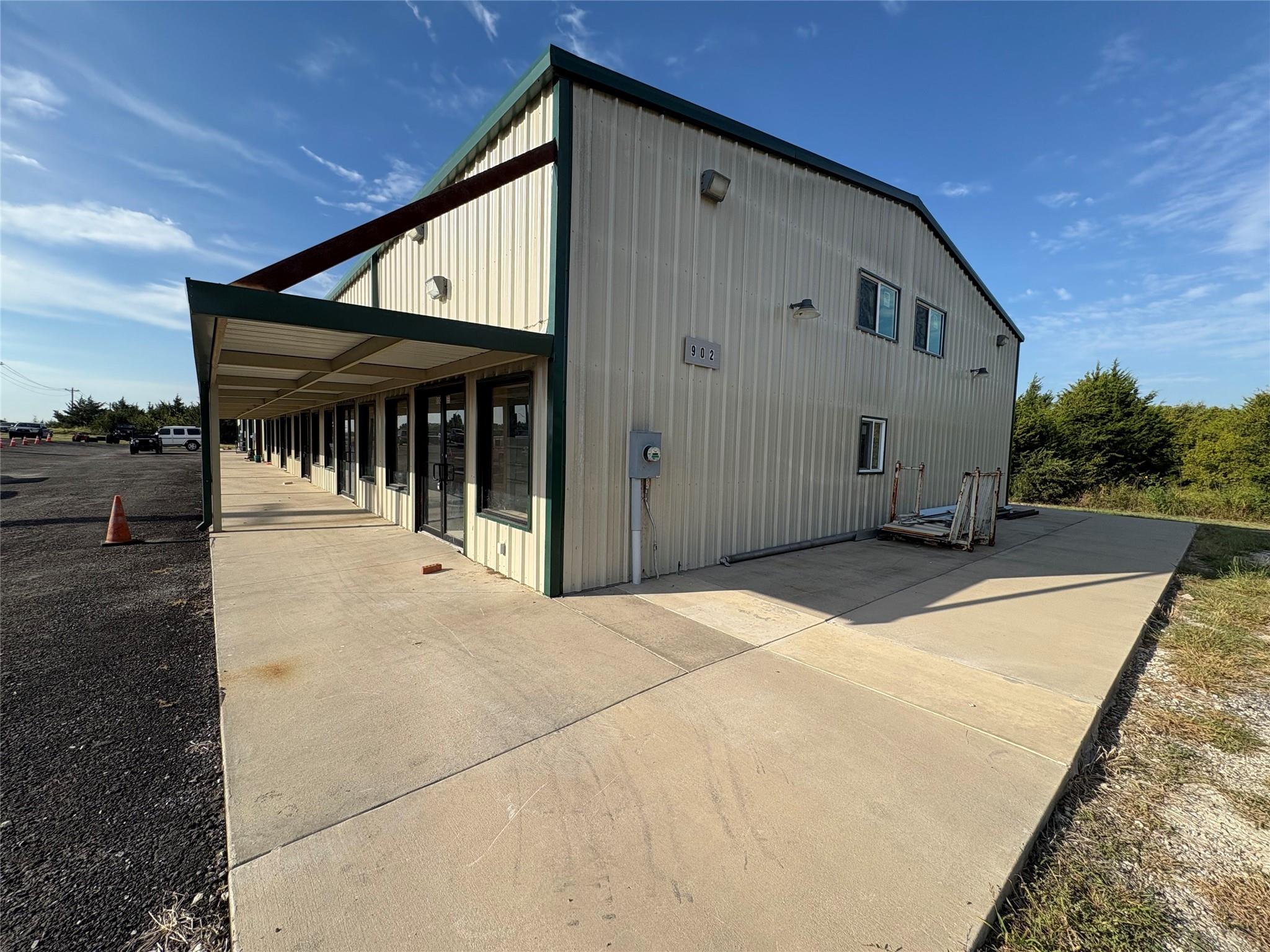 main property photo 3
