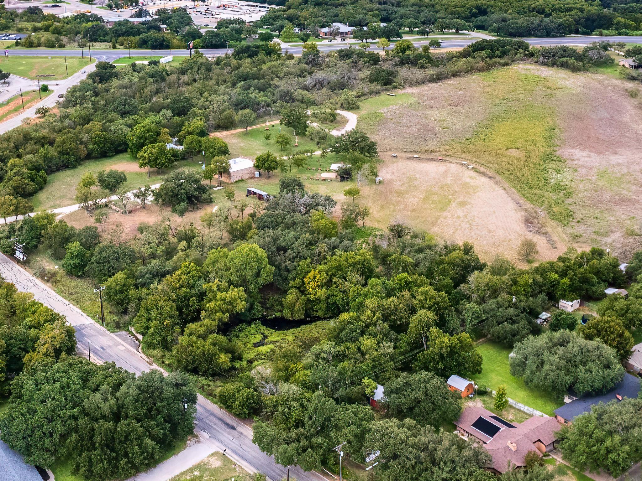 main property photo 33