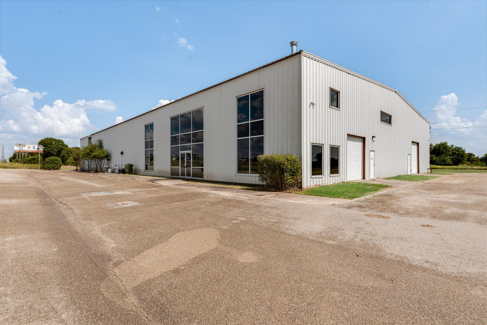main property photo 15