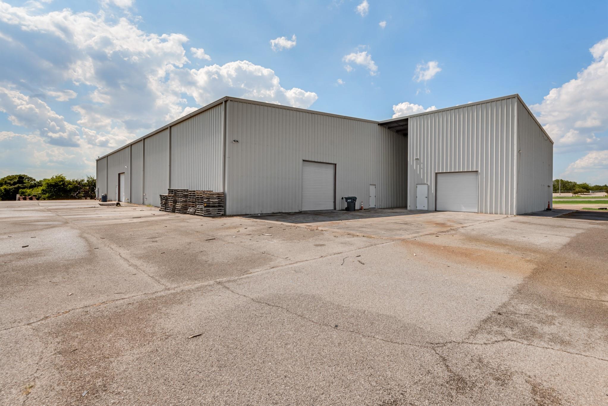main property photo 39