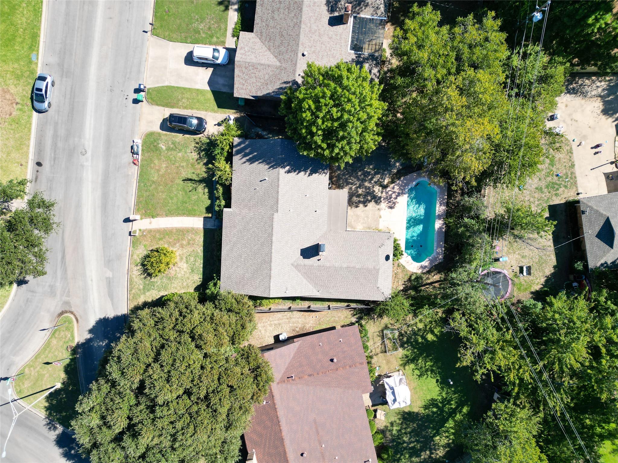 main property photo 25