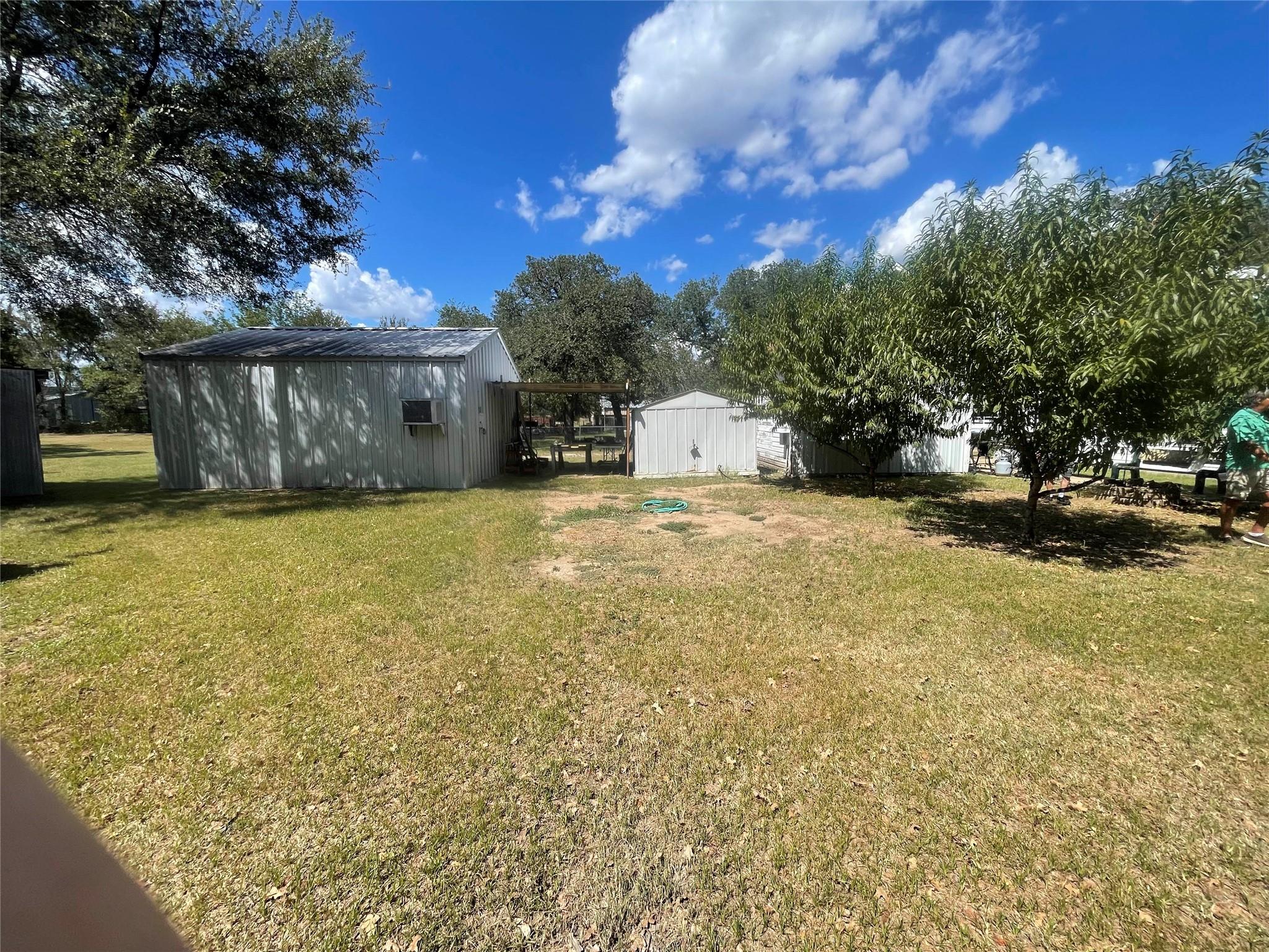 main property photo 28
