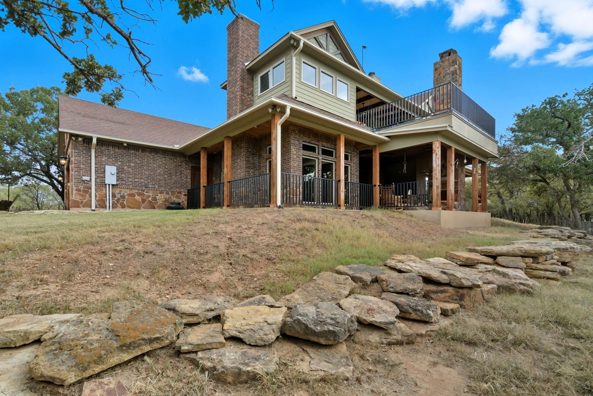 main property photo 3