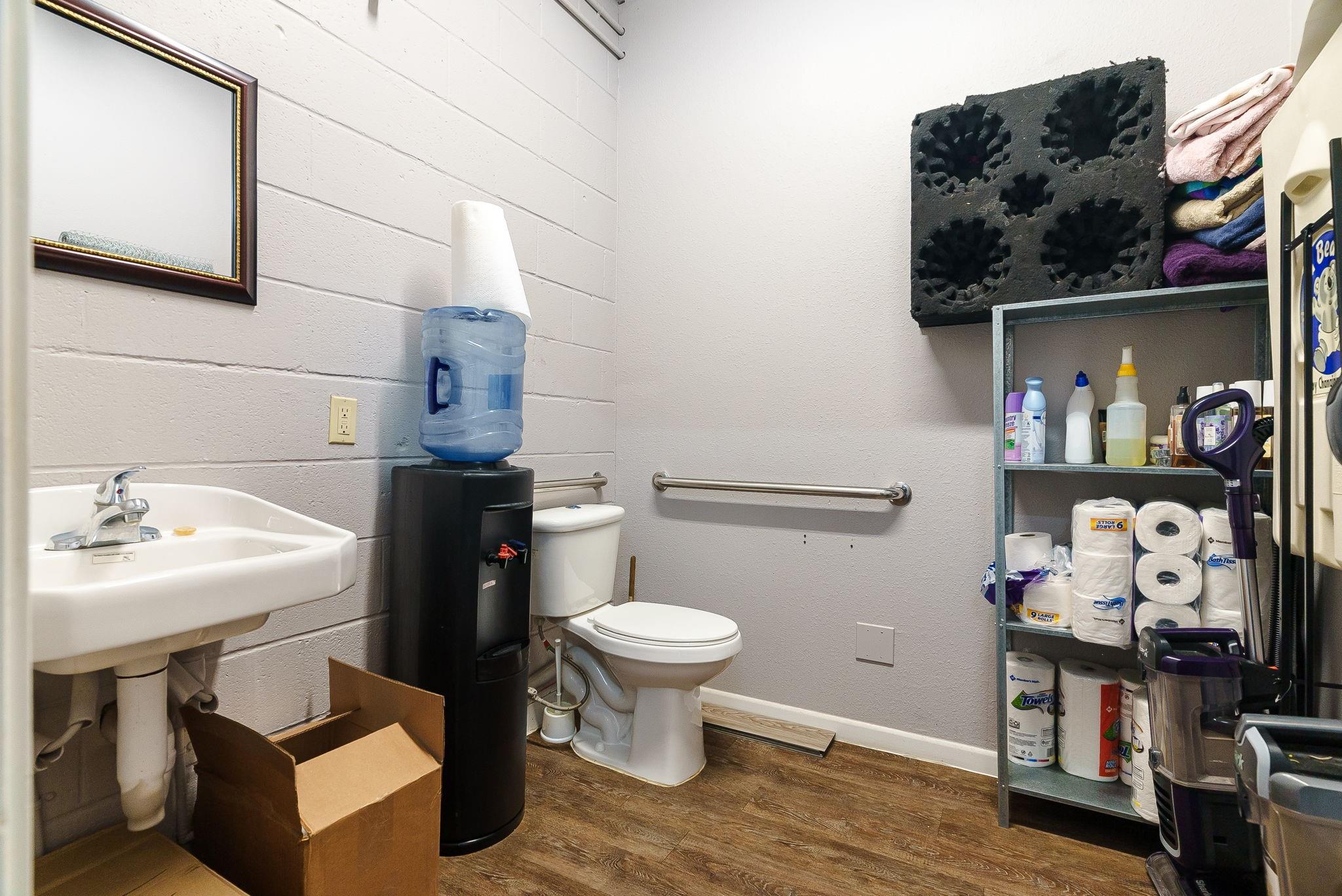 main property photo 14