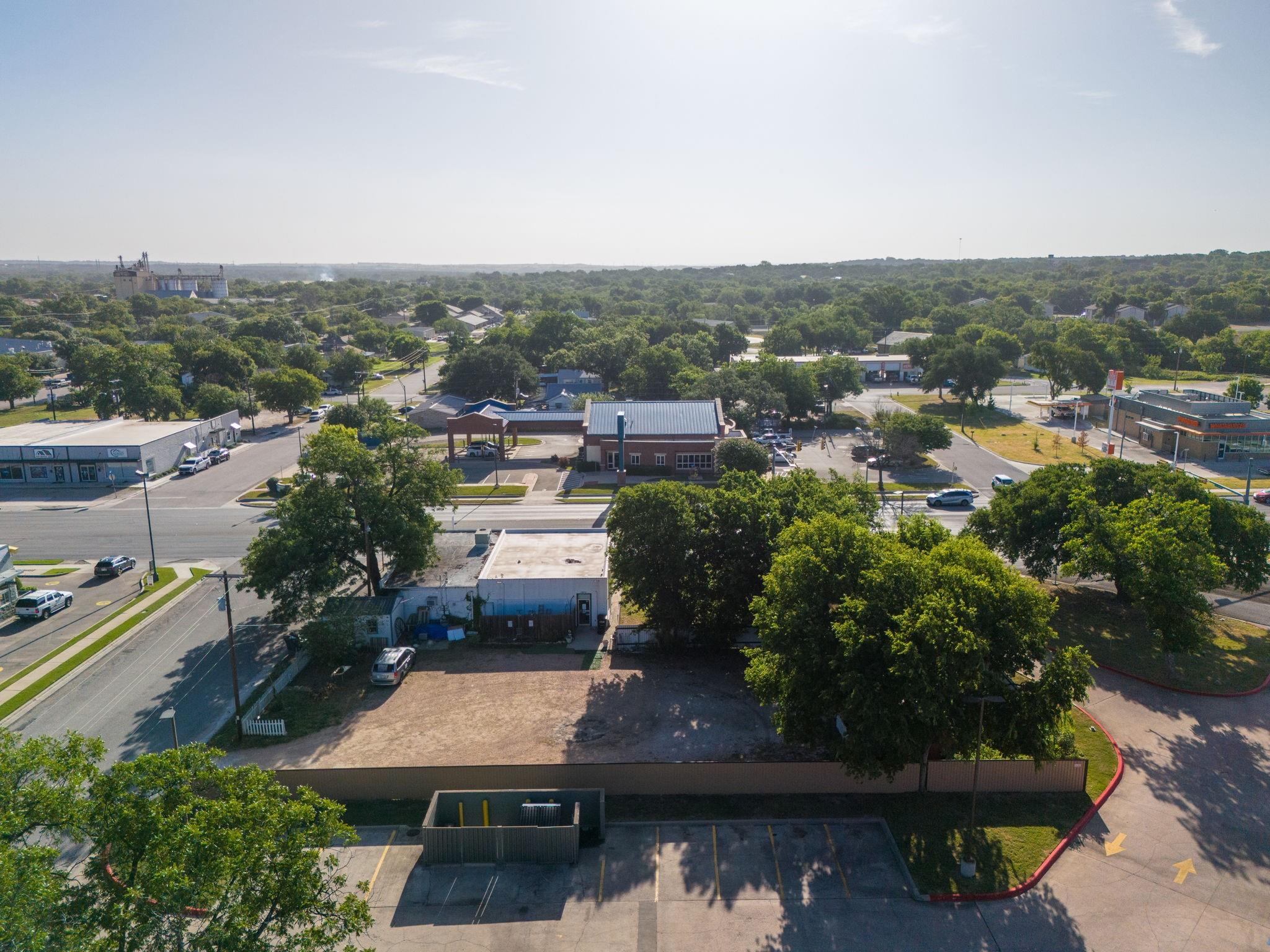 main property photo 17