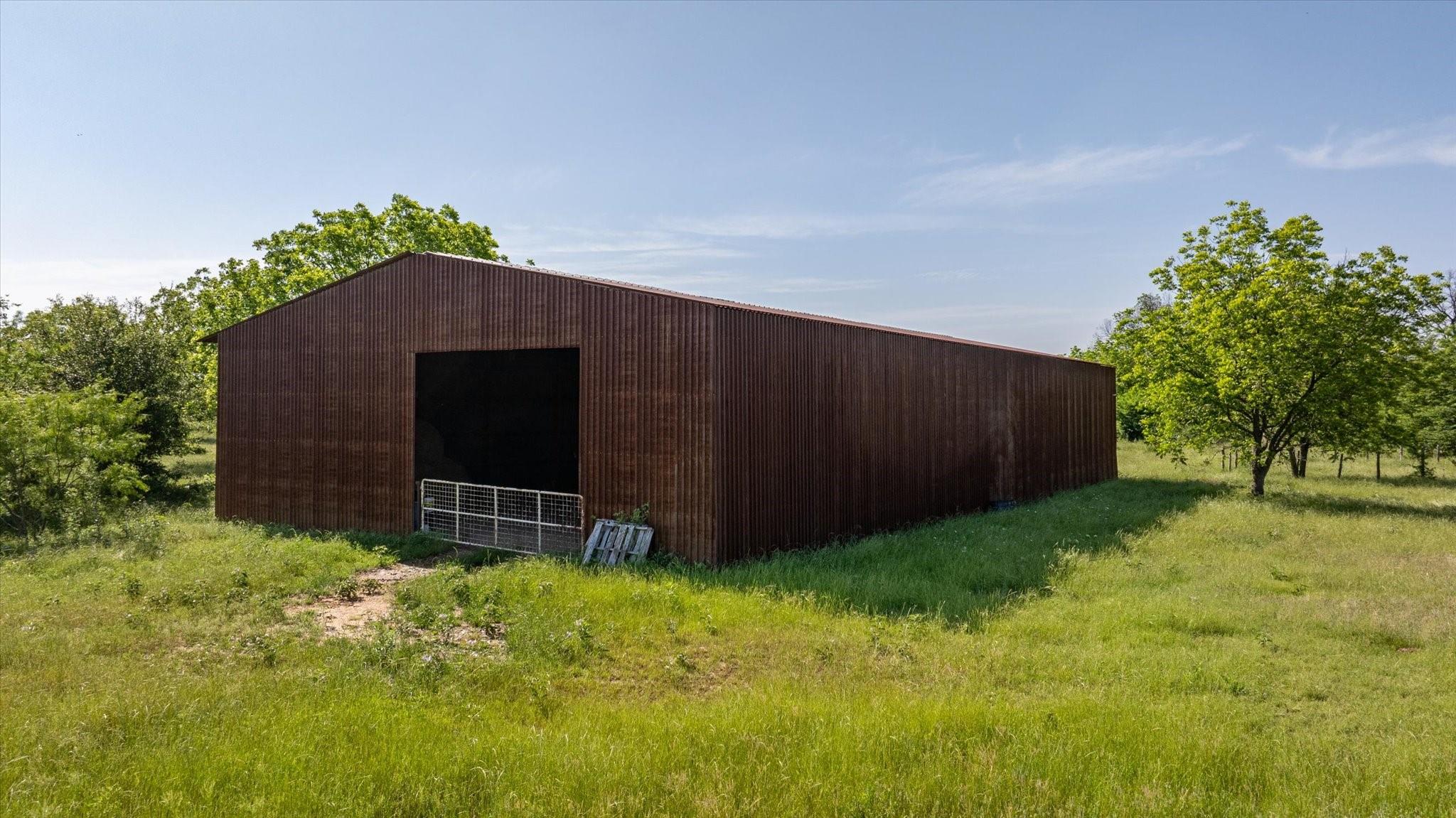 main property photo 8