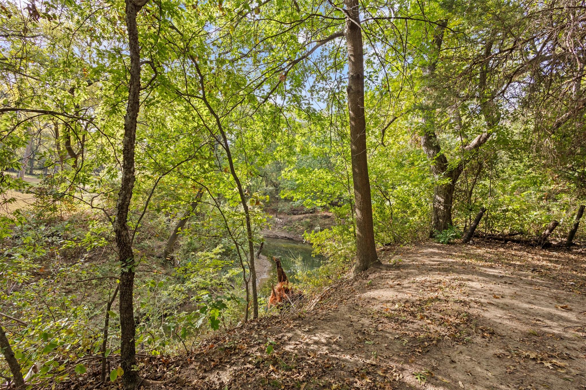 main property photo 23
