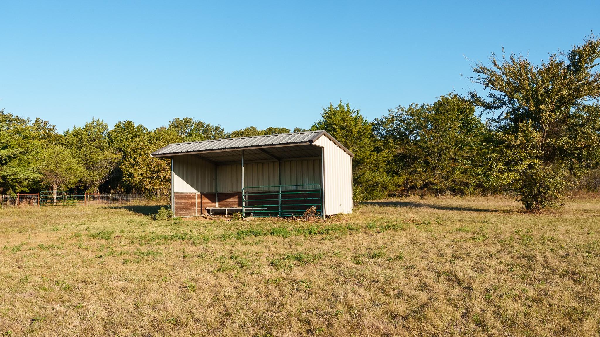main property photo 30