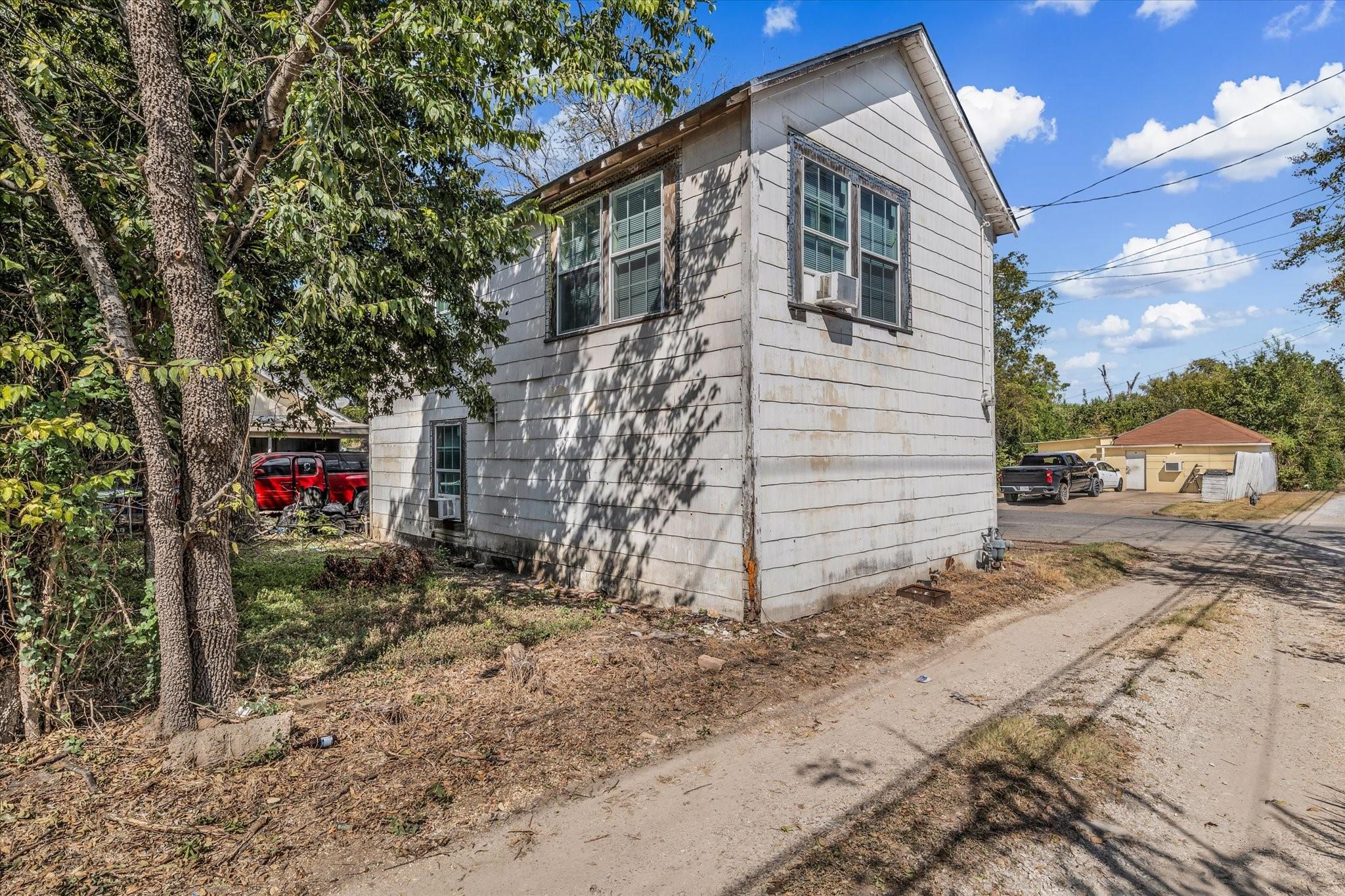 main property photo 20