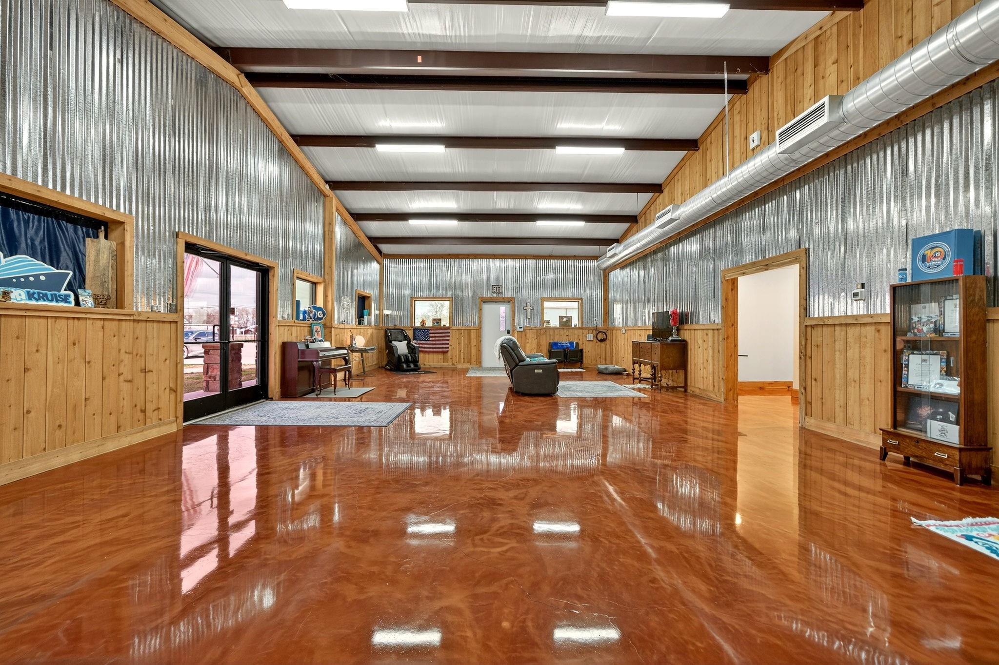 main property photo 9