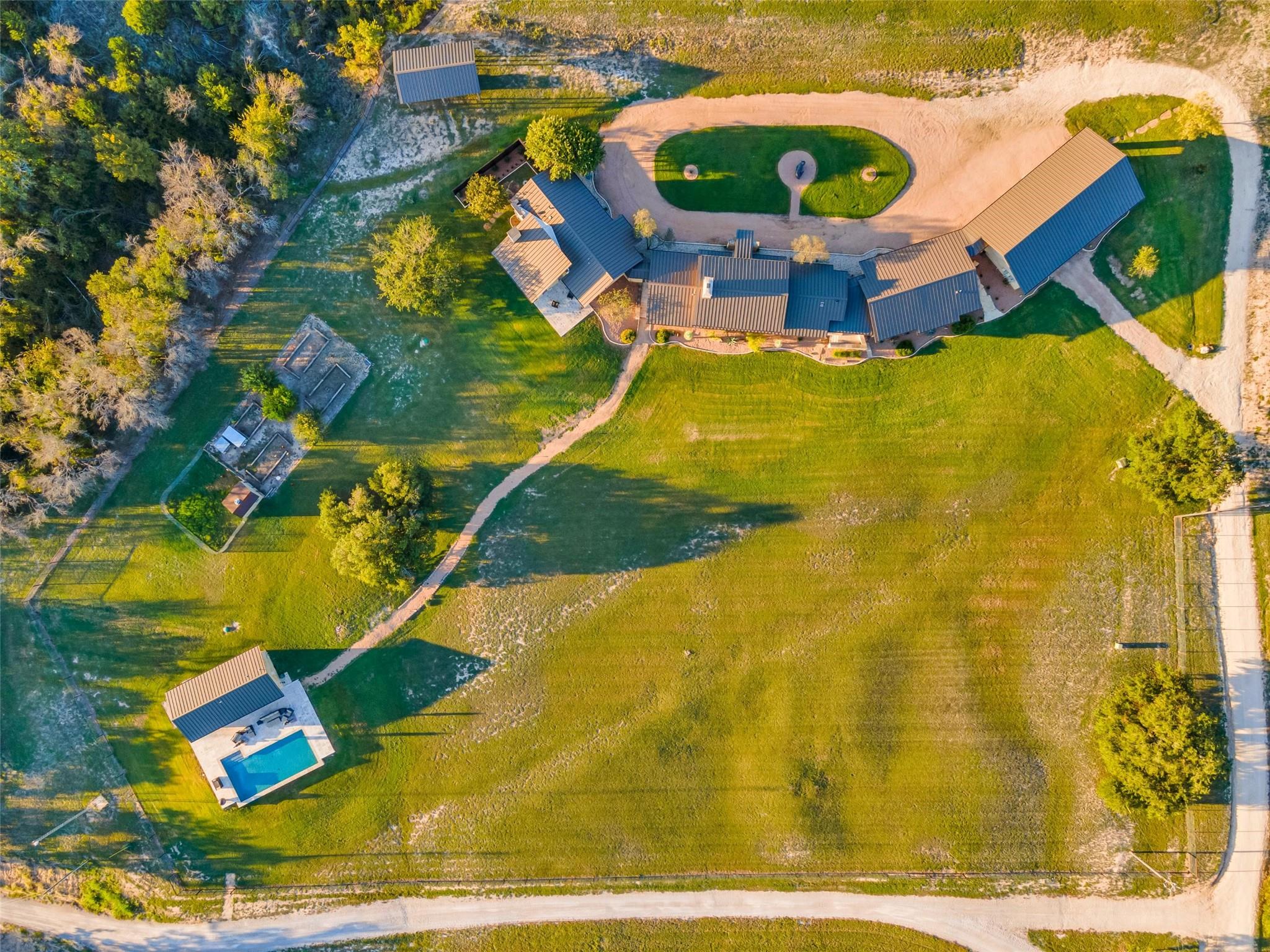 main property photo 14