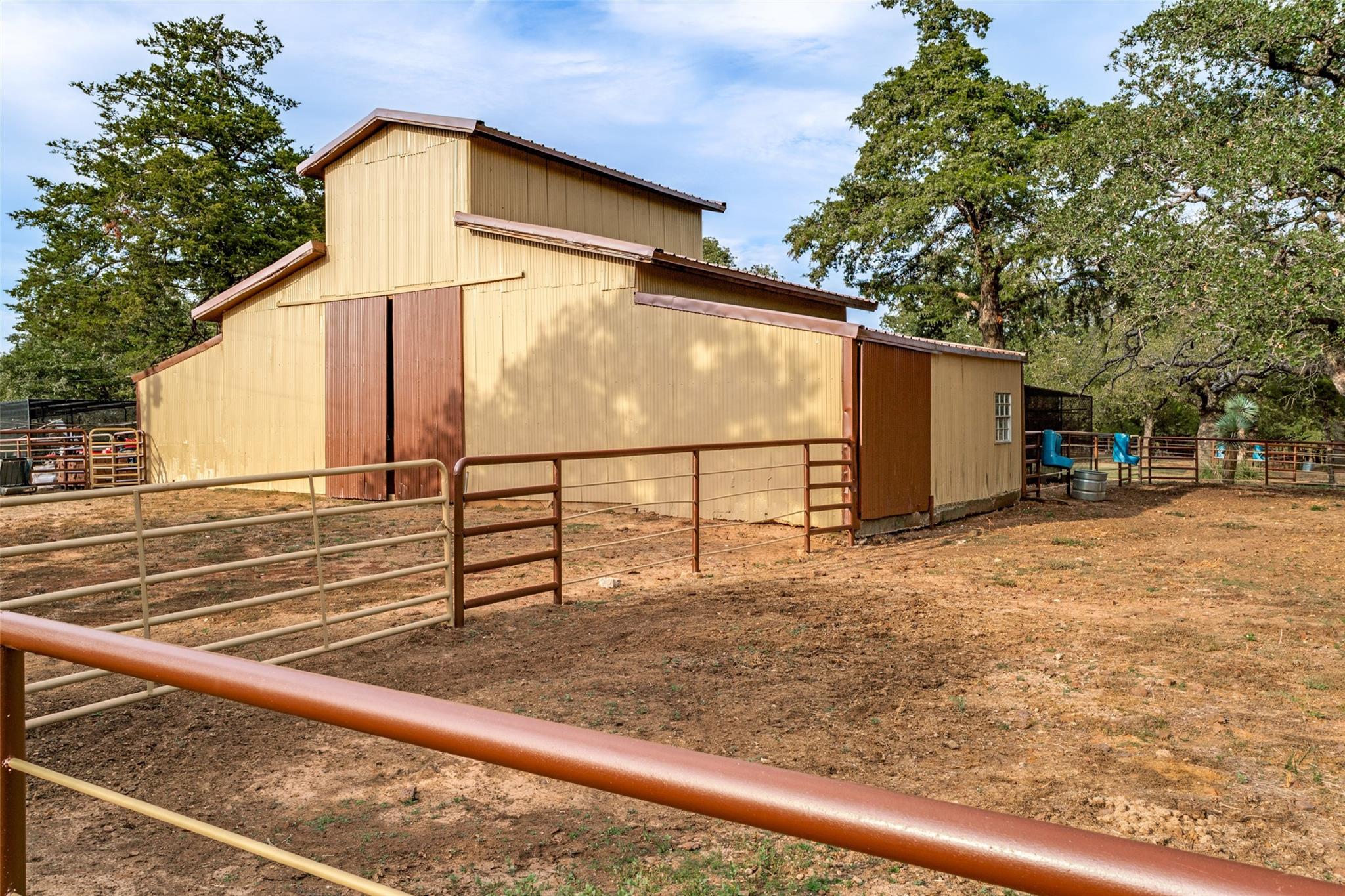 main property photo 31
