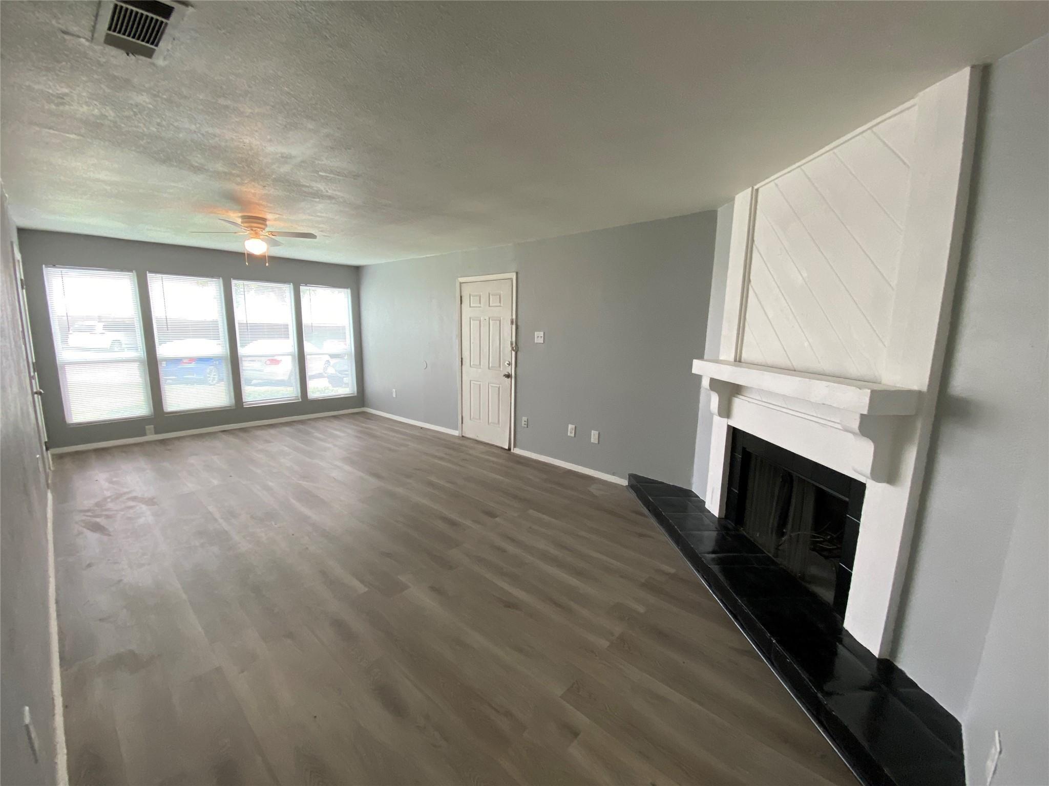 property viewer photo 1