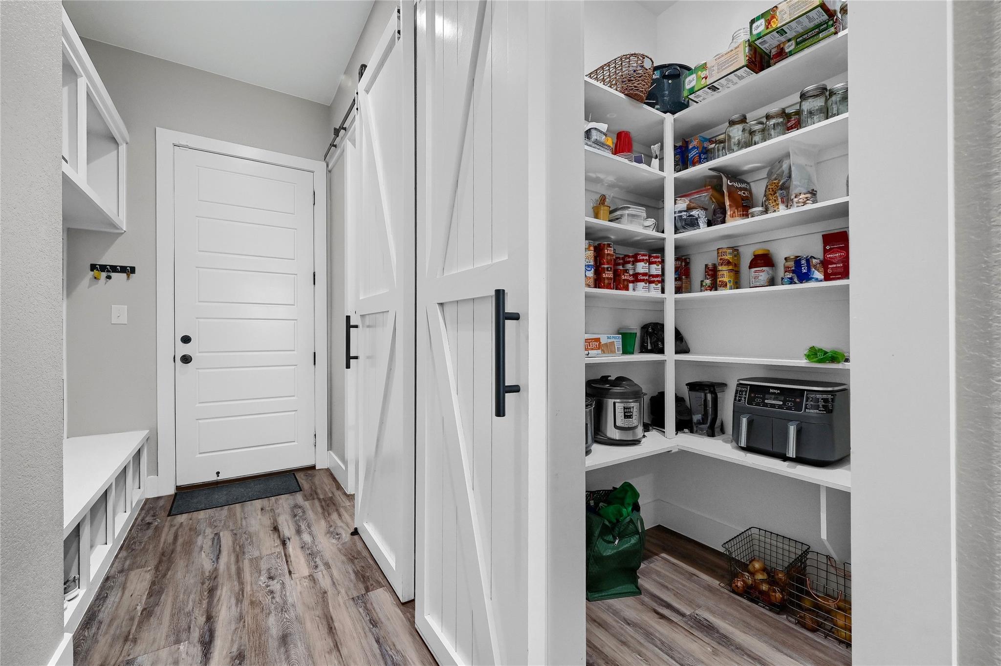 main property photo 18