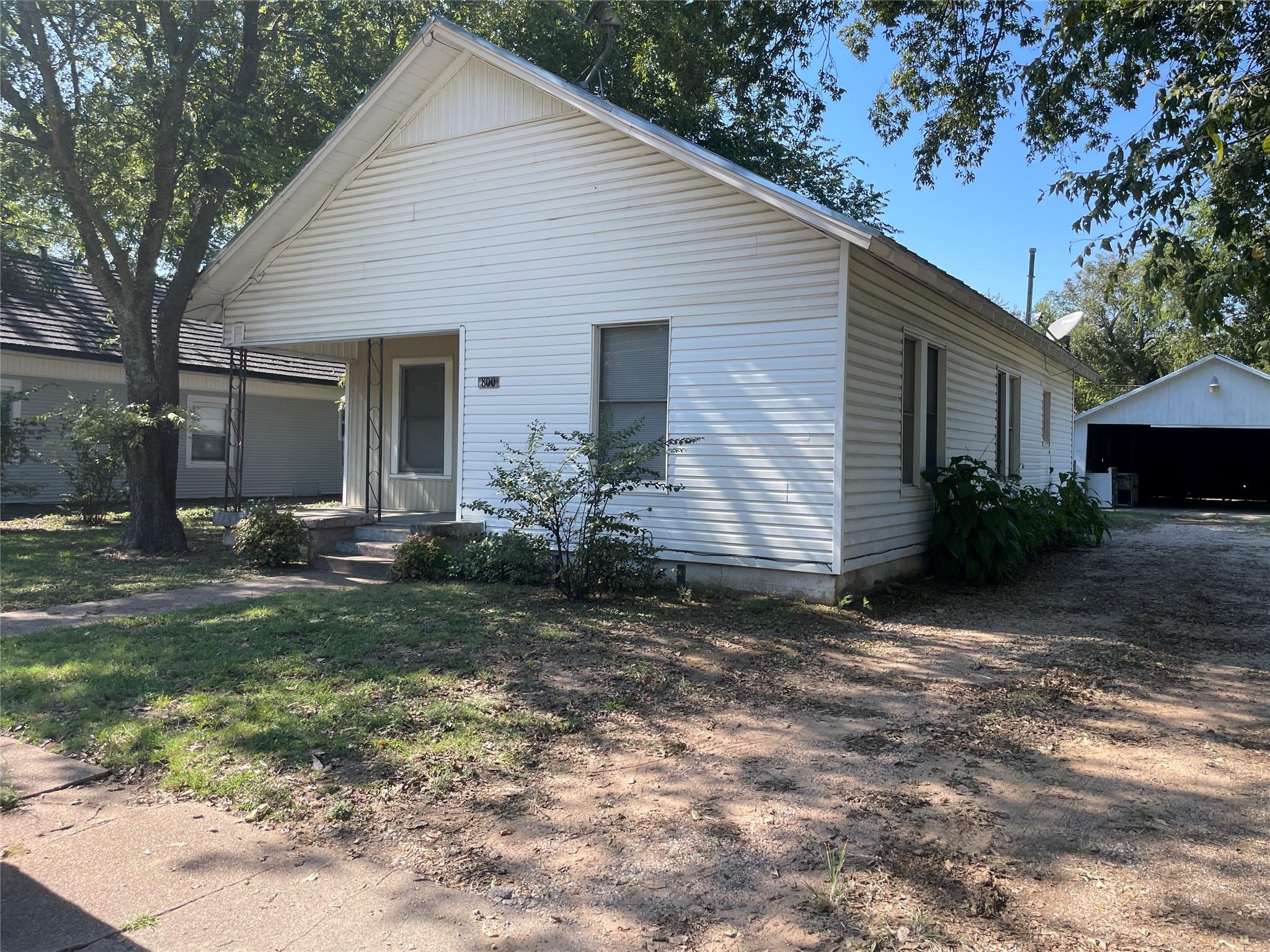 main property photo 18