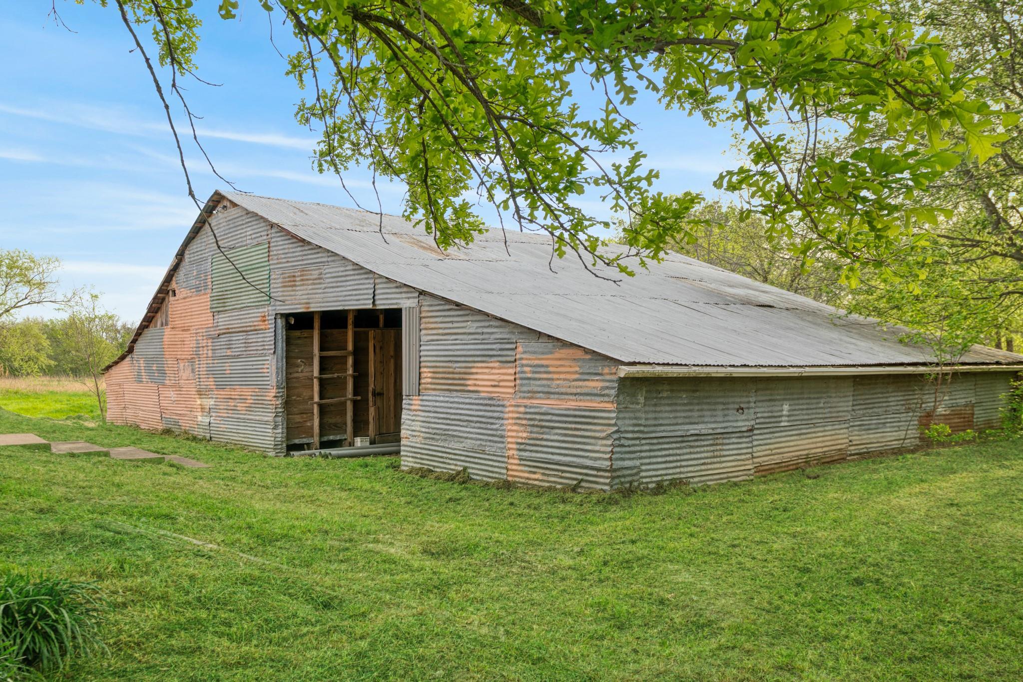 main property photo 34